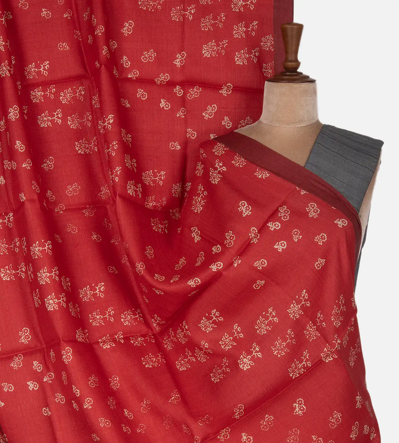 red-tussar-saree-c0253804-a
