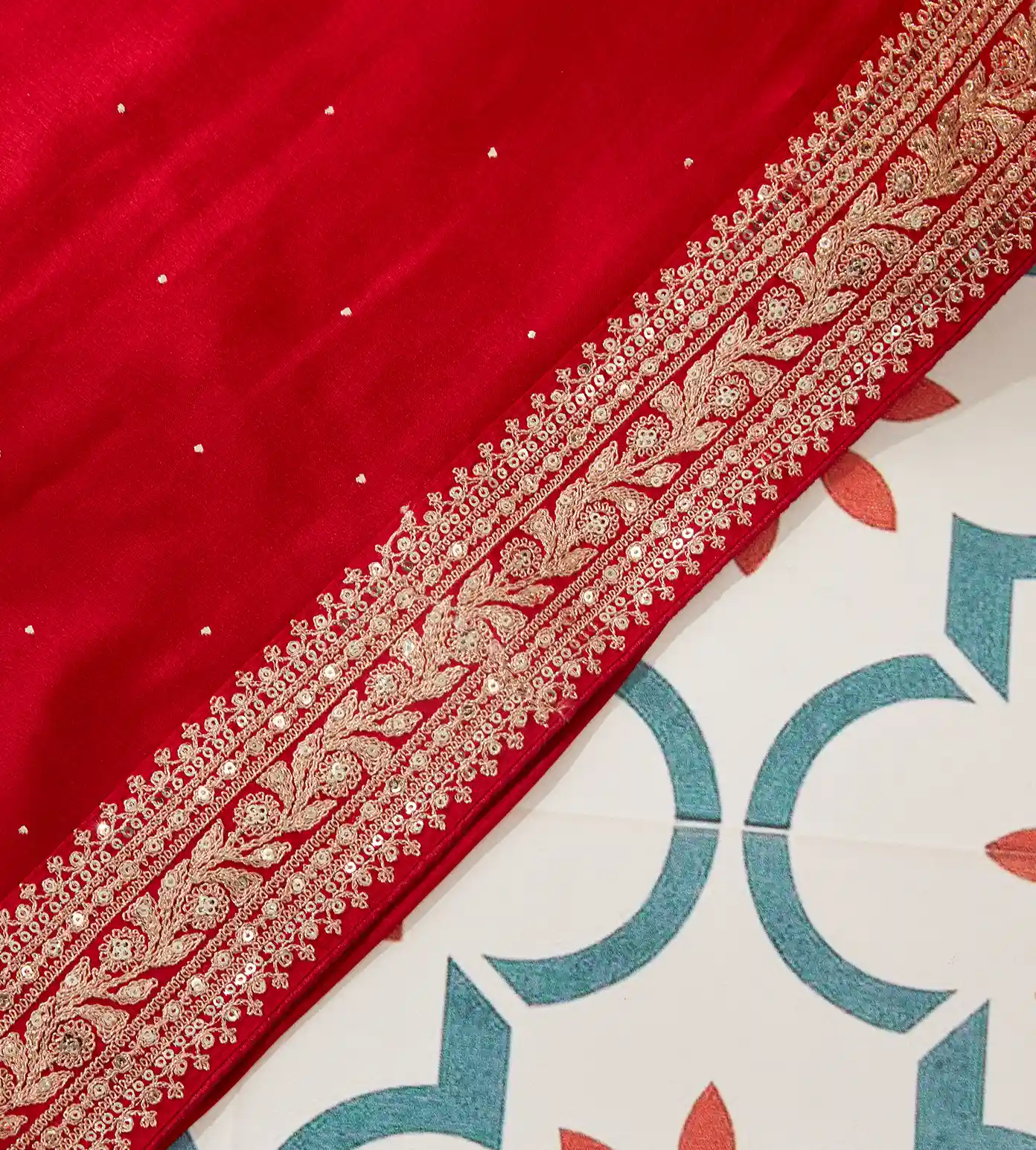 red-satin-crepe-saree-c0254373-c