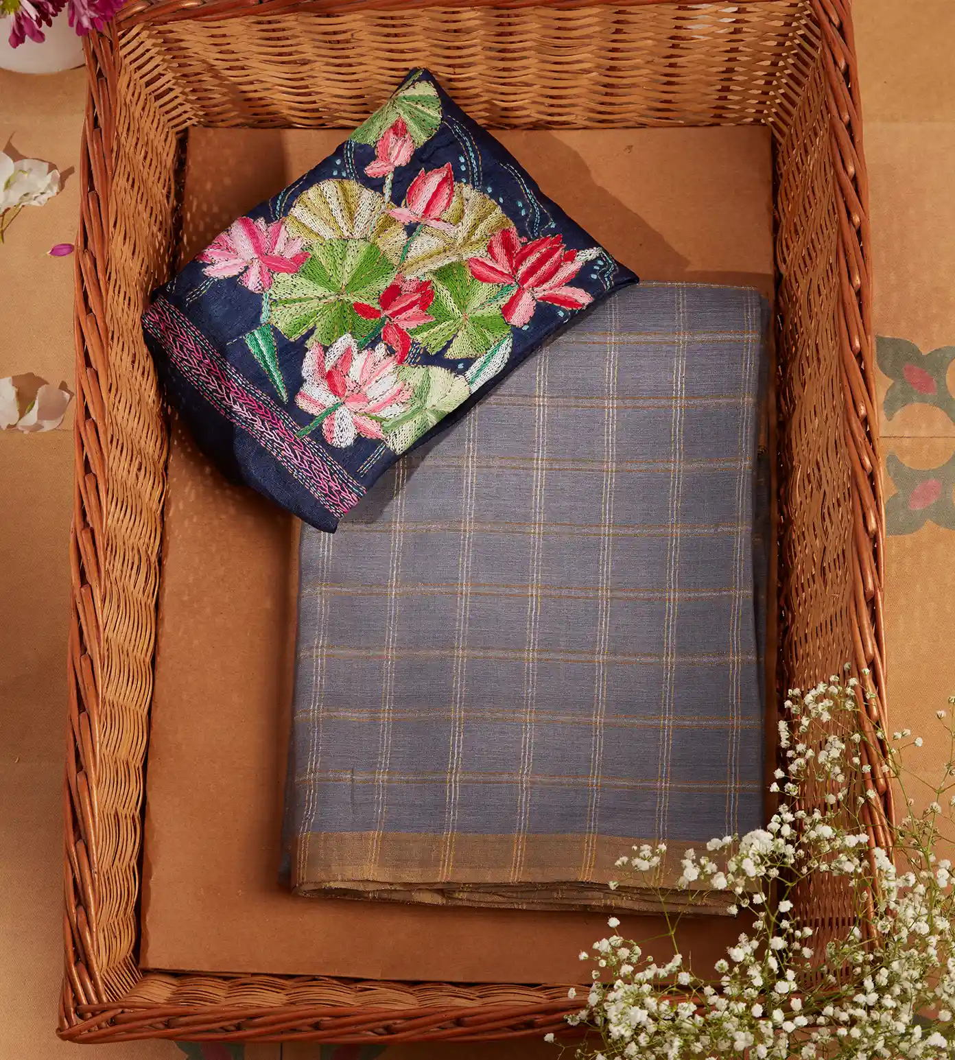 grey-tussar-saree-c0355301-a