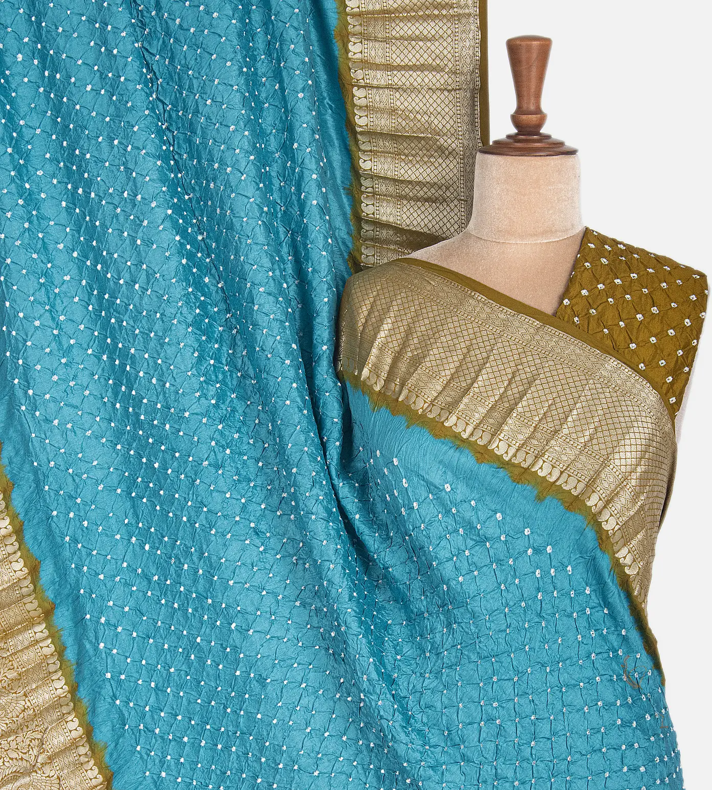 light-blue-bandhani-chaniya-silk-saree-c0254984-a