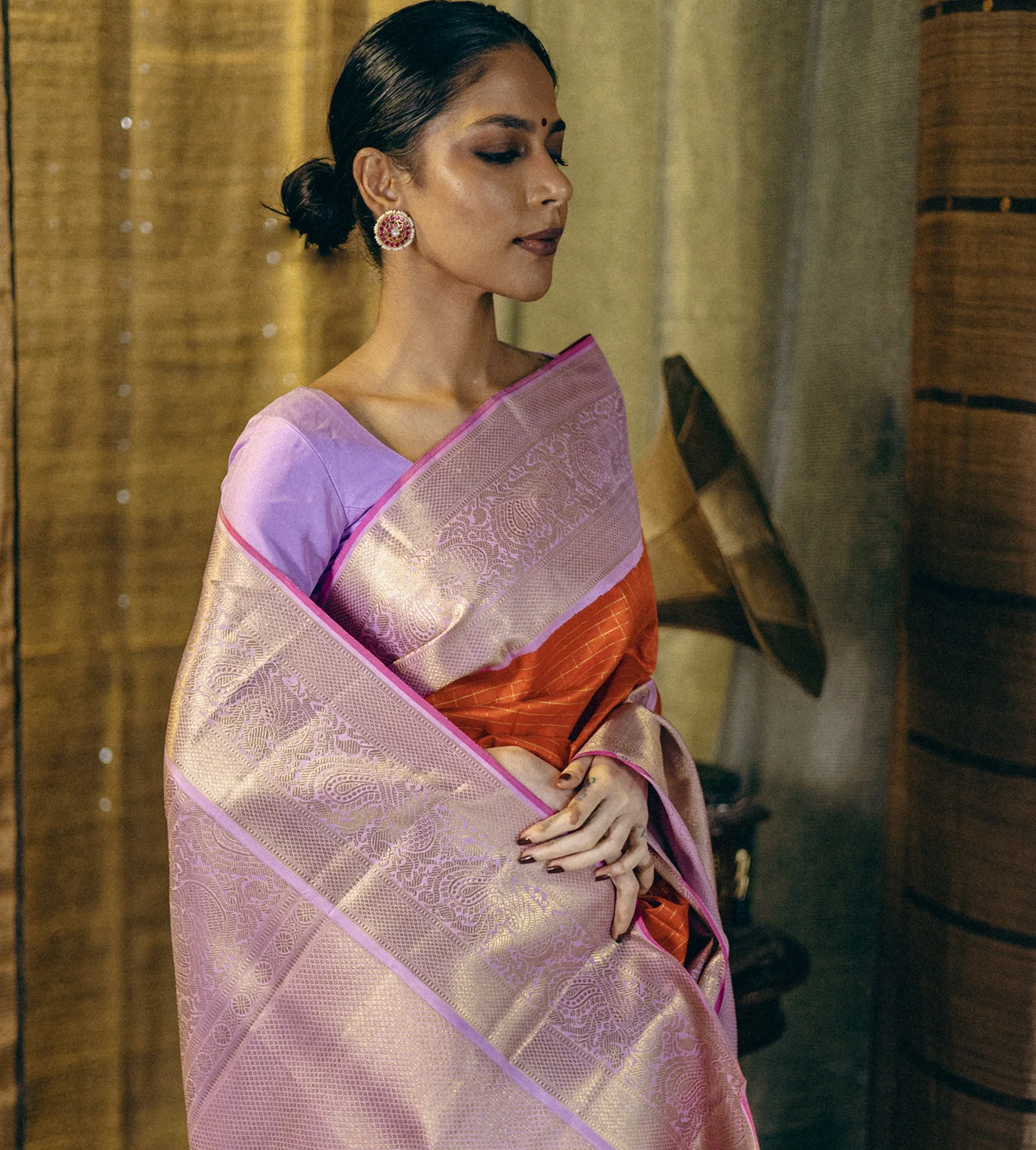 red-kanchipuram-silk-saree-b1147222-c