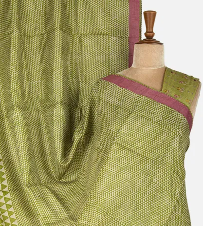 off-white-and-green-tussar-printed-saree-c0558672-a
