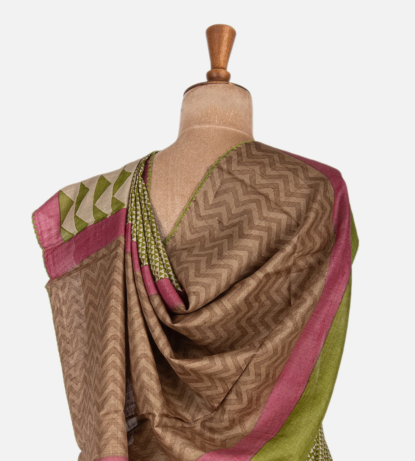 off-white-and-green-tussar-printed-saree-c0558672-c