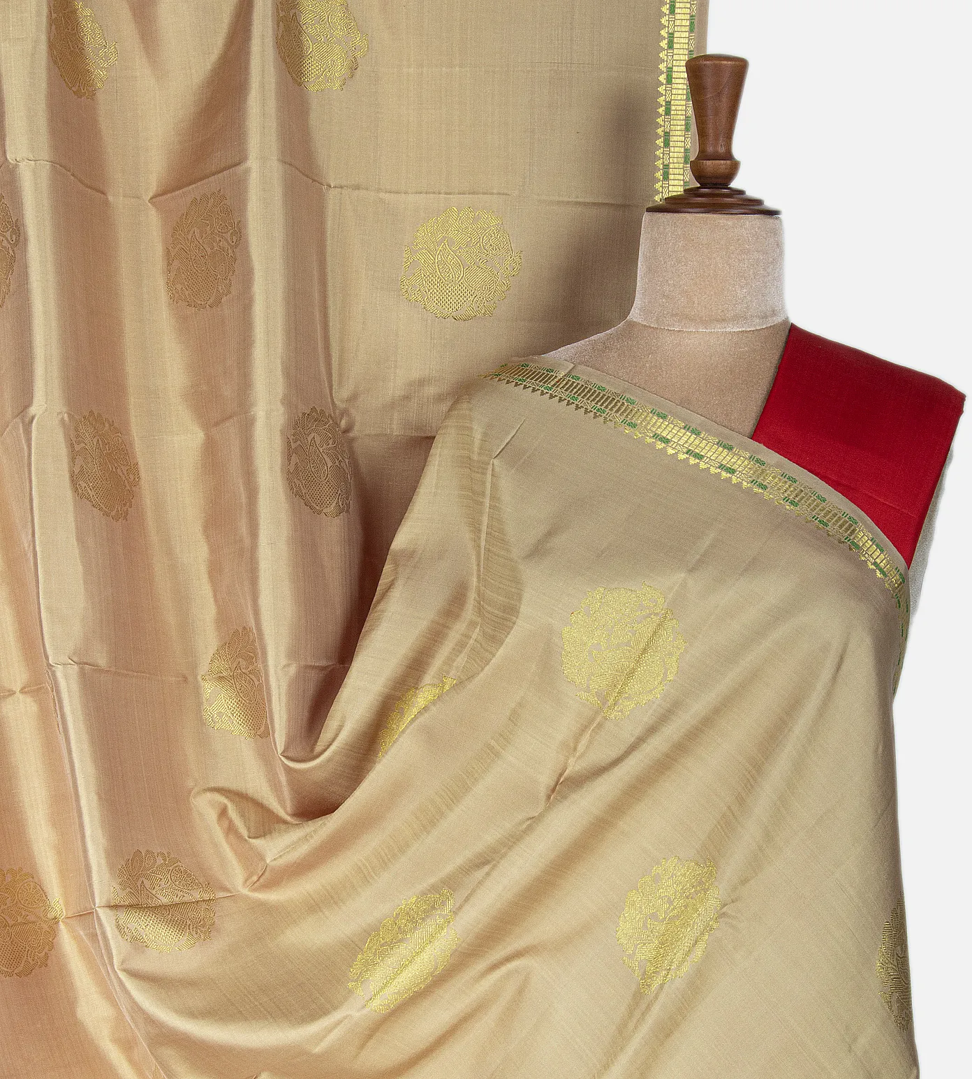 beige-kanchipuram-silk-saree-b1044754-a