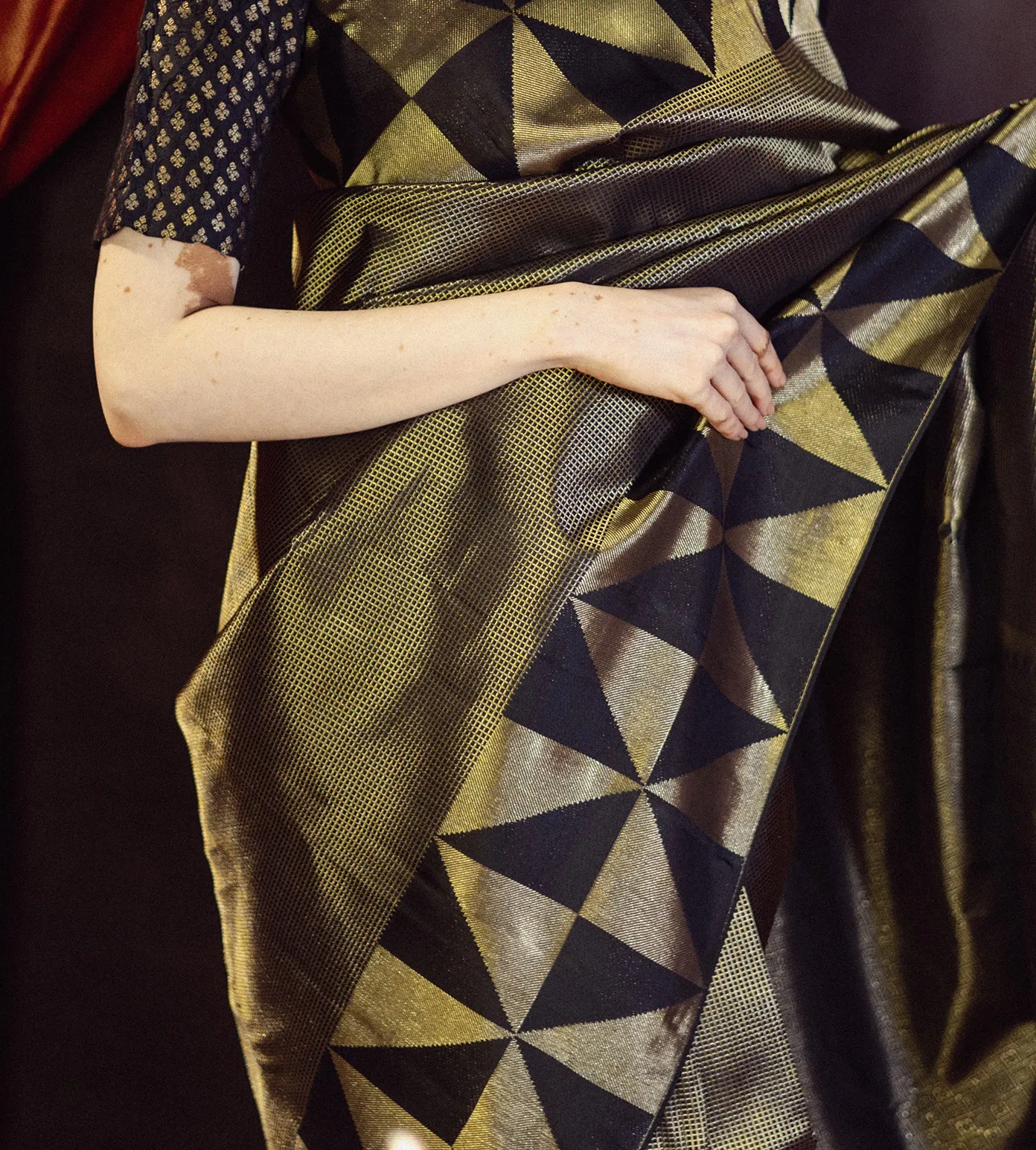 black-kanchipuram-silk-saree-c0456964-c