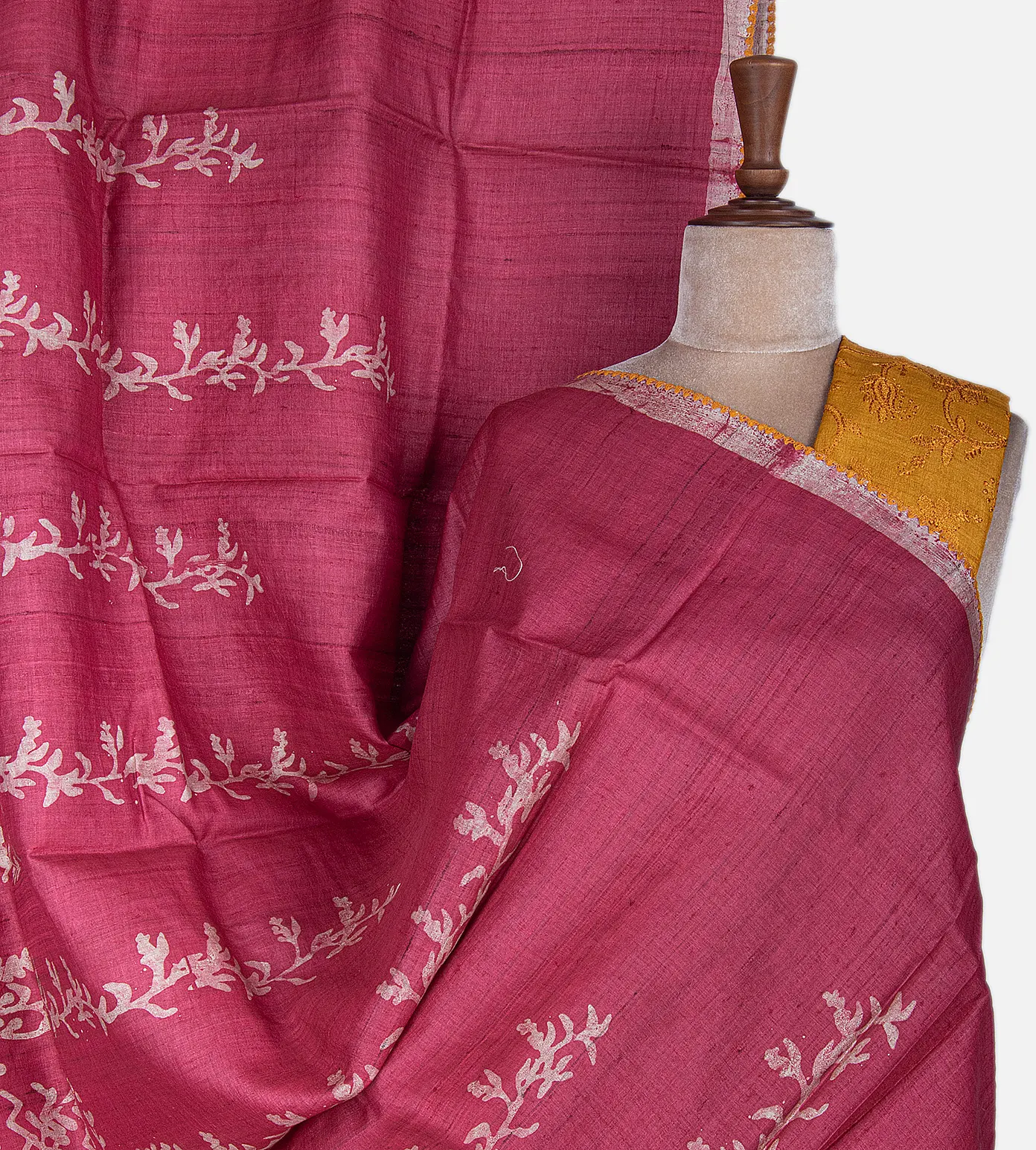 crimson-red-tussar-batik-printed-saree-c0558666-a