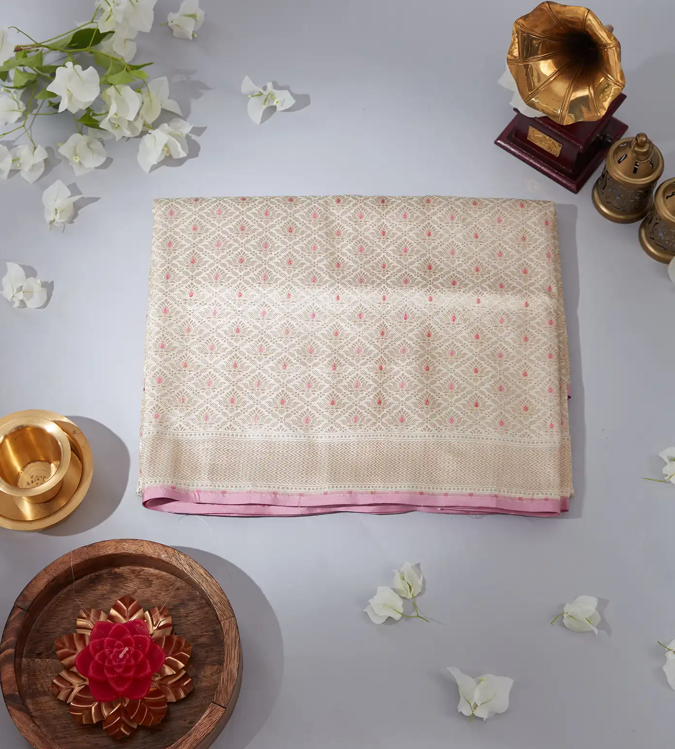 creme-banarasi-silk-saree-c0557994-a