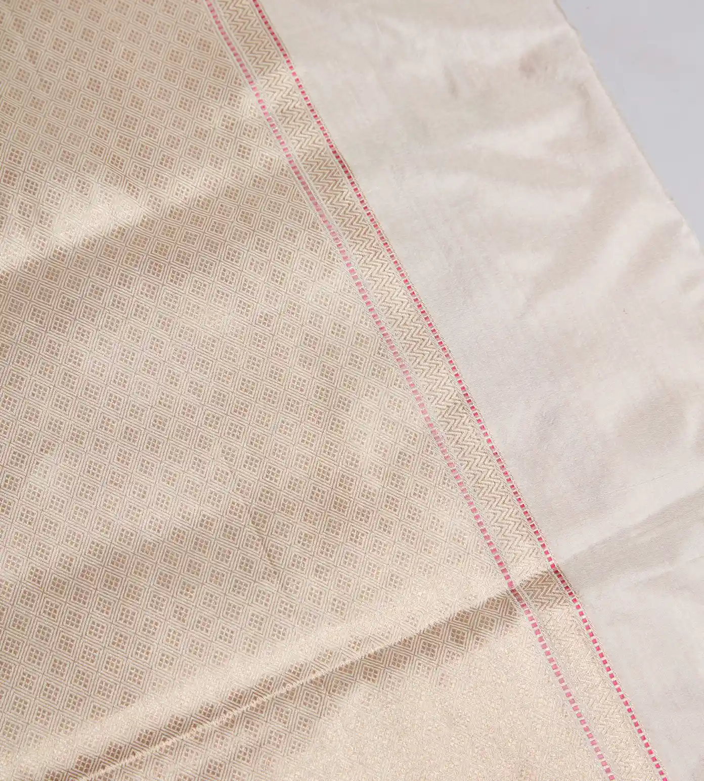 creme-banarasi-silk-saree-c0557994-d