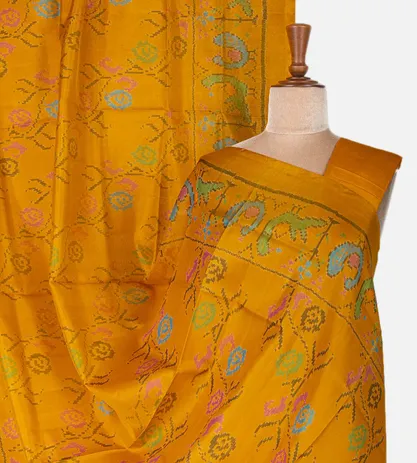 tangerine-yellow-patola-silk-saree-c0253300-a
