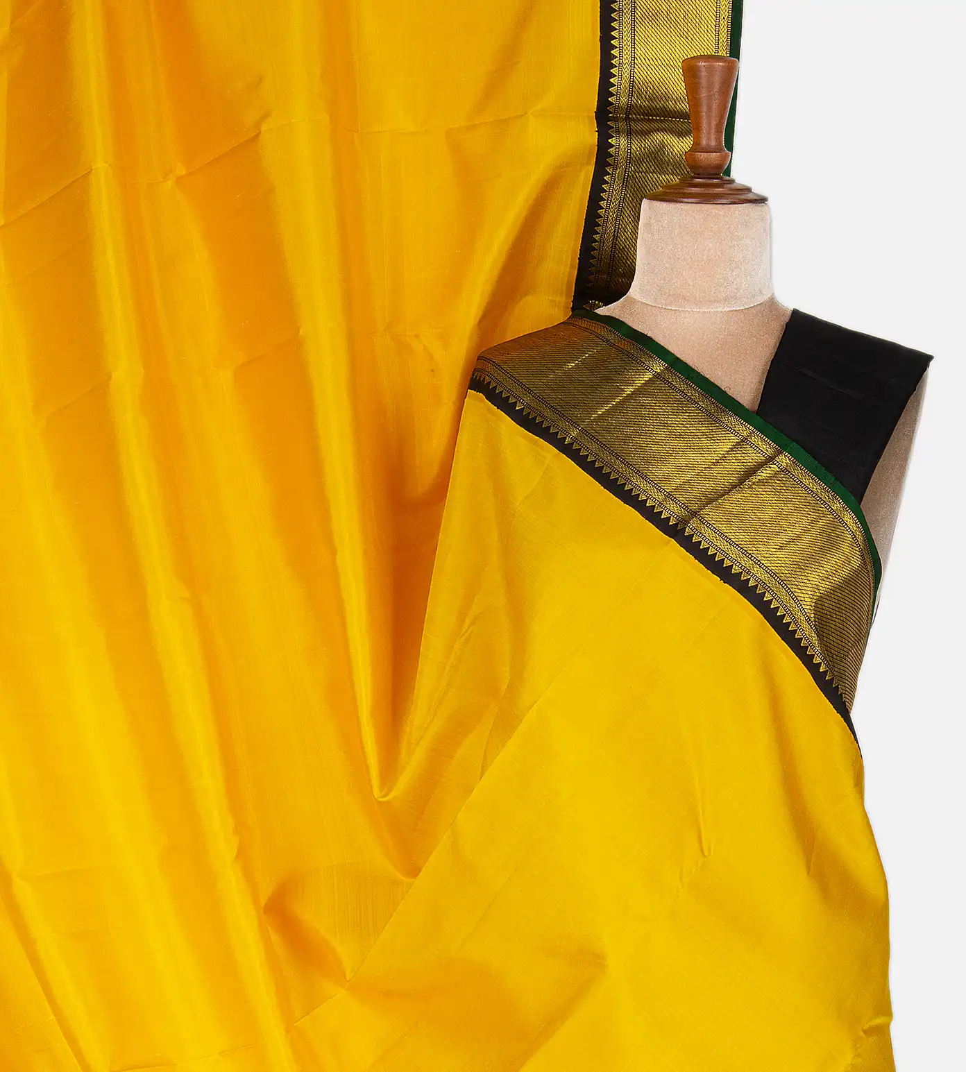 yellow-kanchipuram-silk-saree-c0456426-a