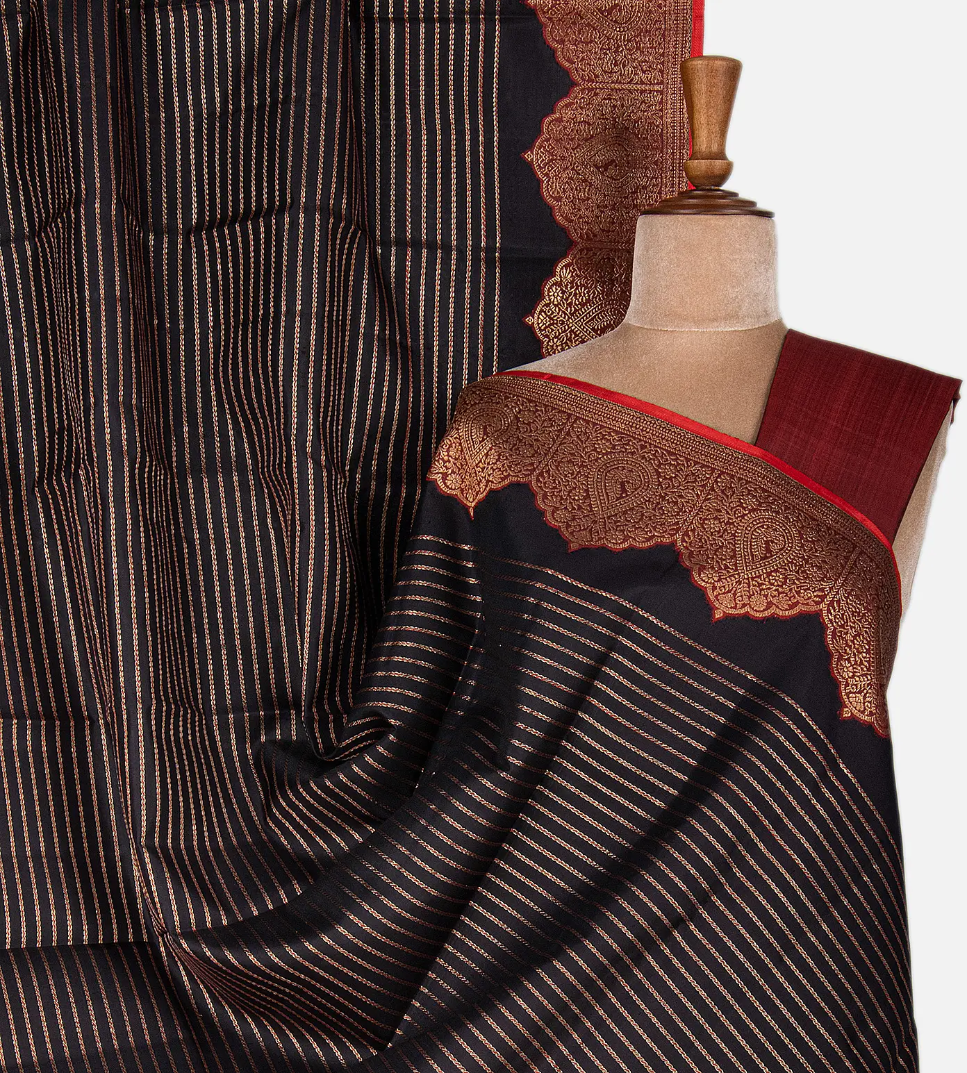 black-kanchipuram-silk-saree-c0559140-a