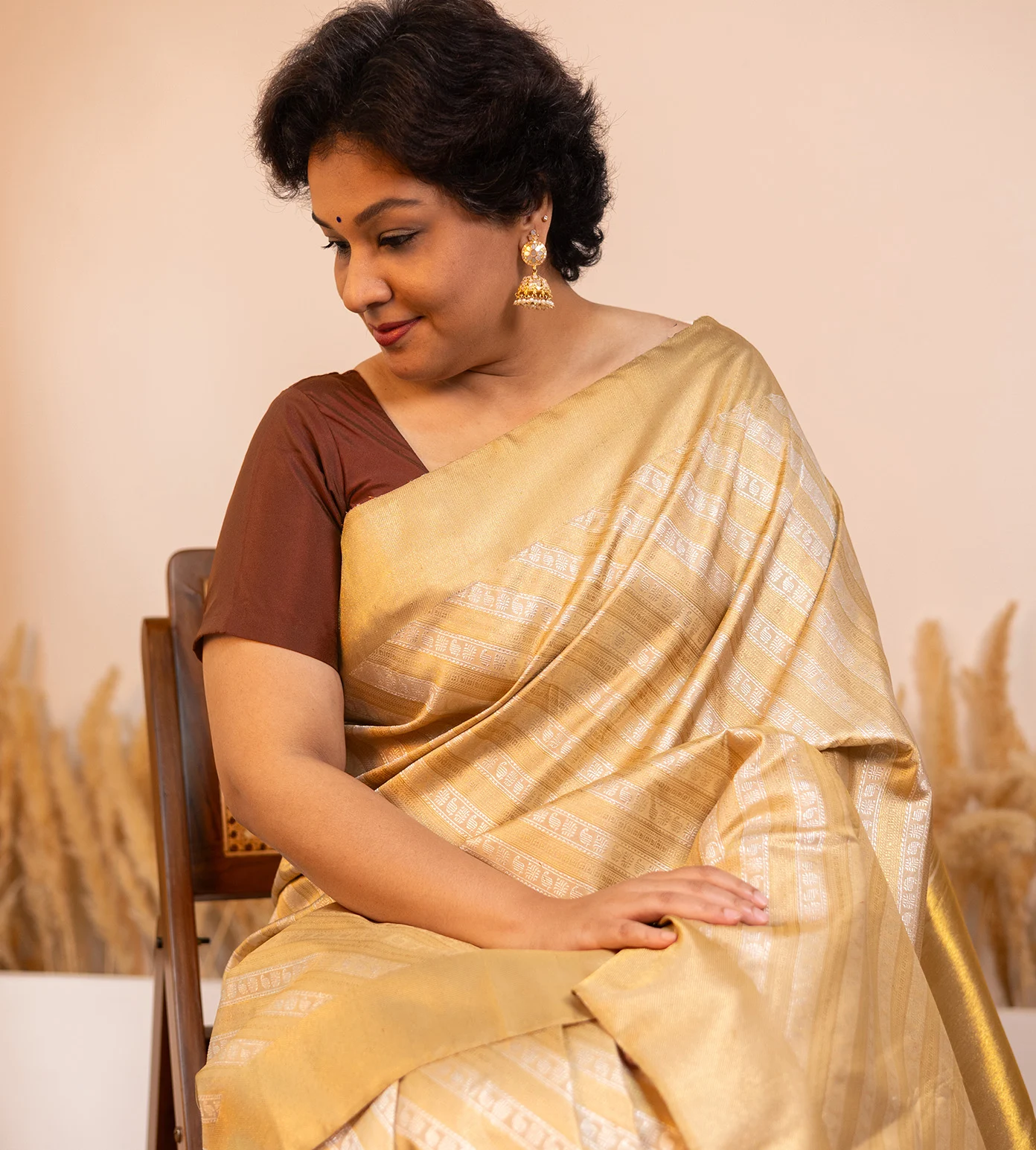 Buy Traditional Kanjivaram Sarees | Best Silk Sarees at Rasvriti