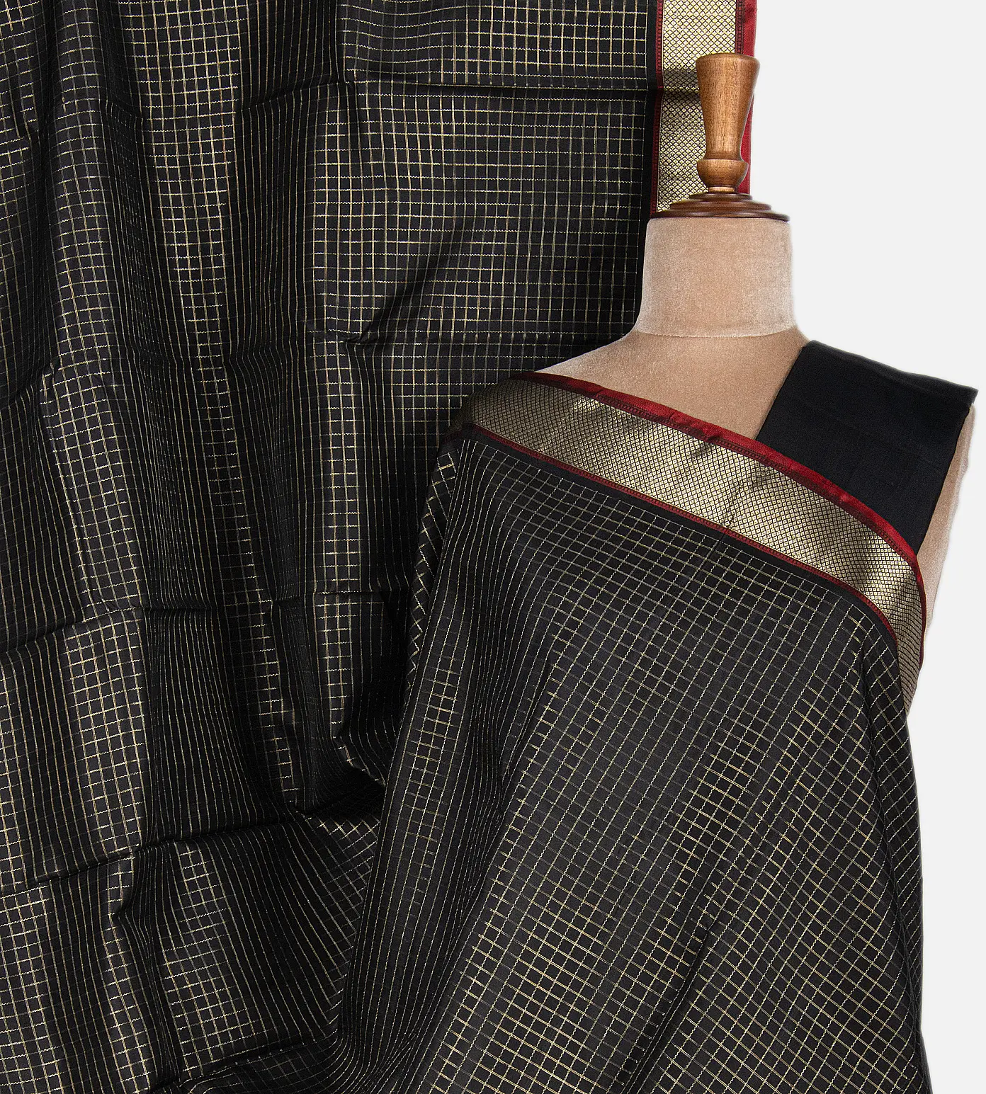 black-kanchipuram-silk-saree-c0660826-a