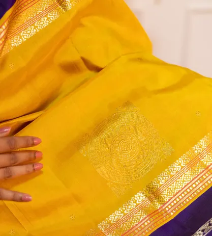 yellow-kanchipuram-silk-saree-c0559251-c