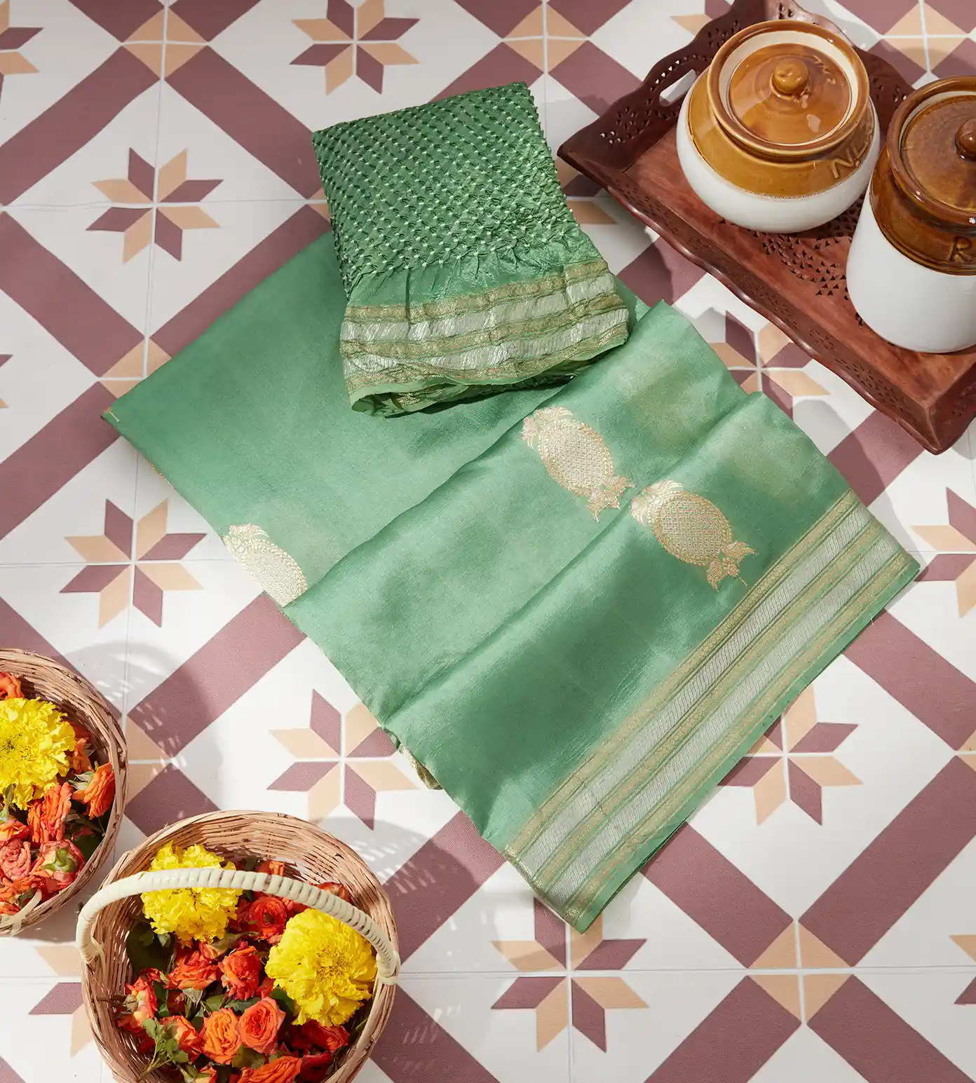 green-banarasi-silk-saree-c0762606-a