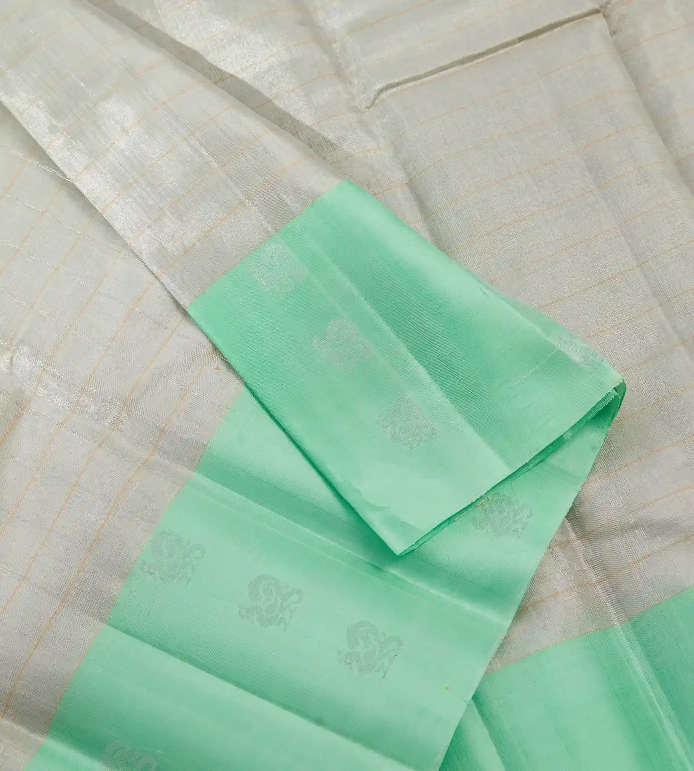 silver-tissue-silk-saree-c0761951-b