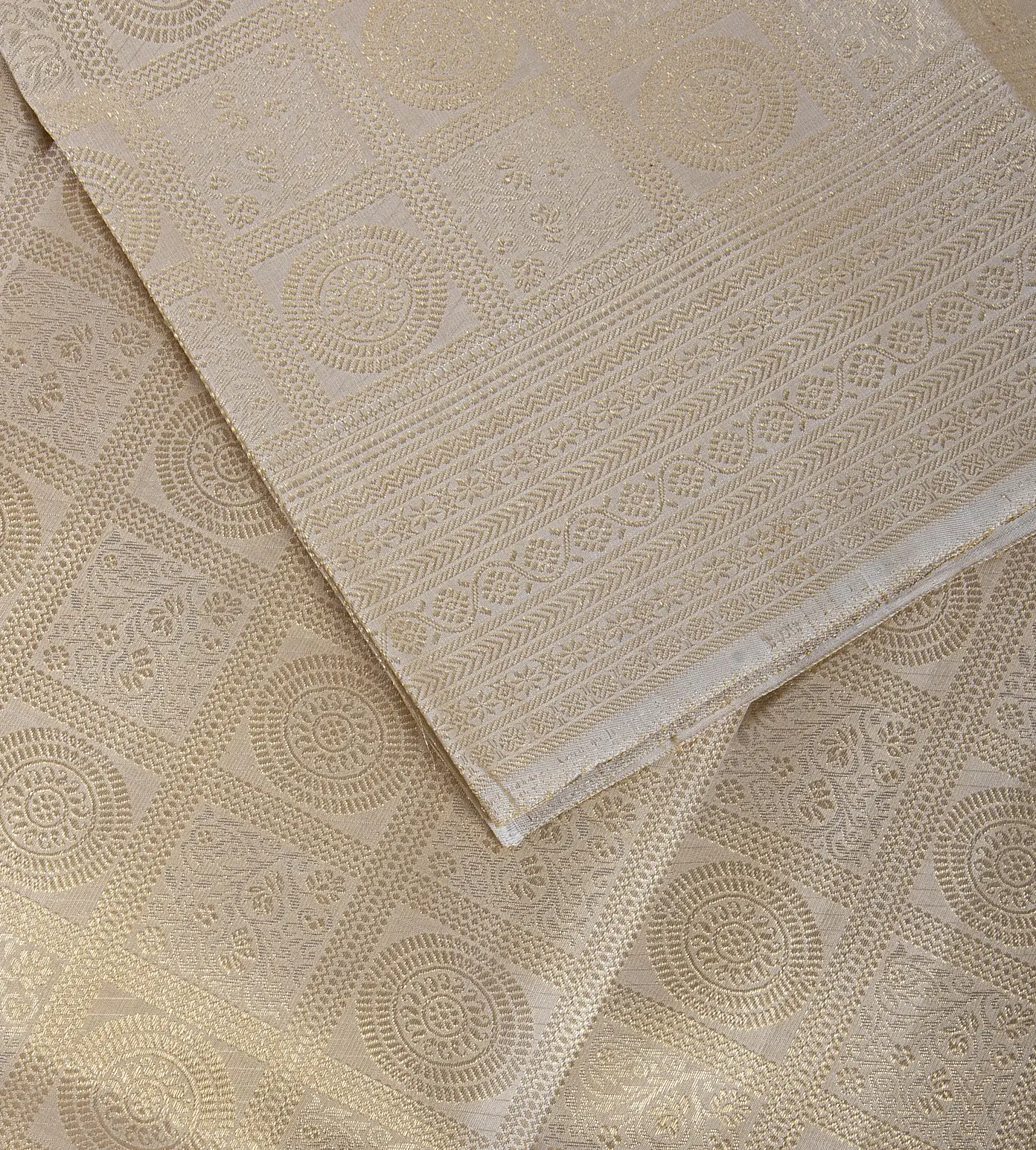 off-white-kanchipuram-silk-dhoti-c0661399-d