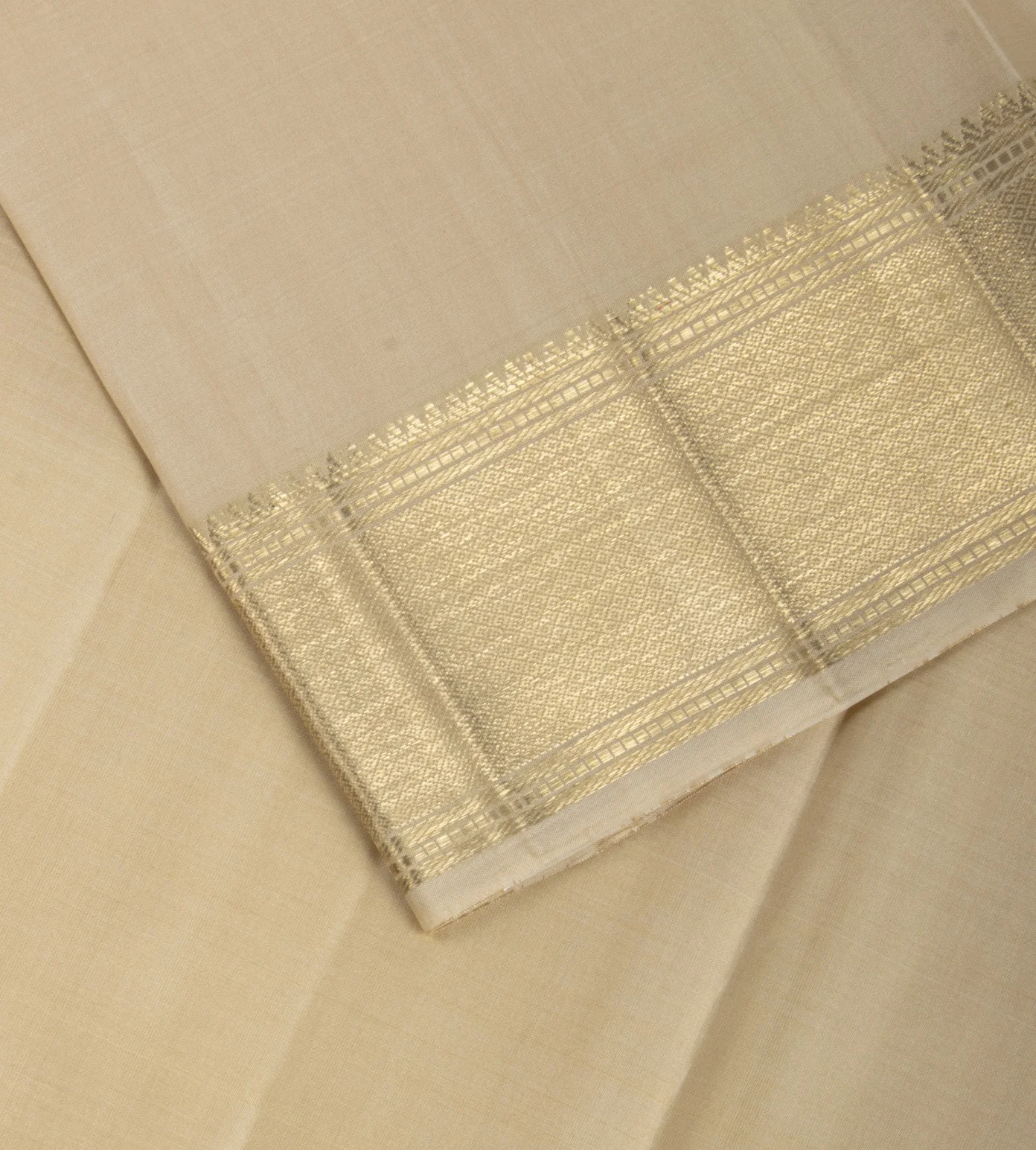 beige-kanchipuram-silk-dhoti-c0661401-b