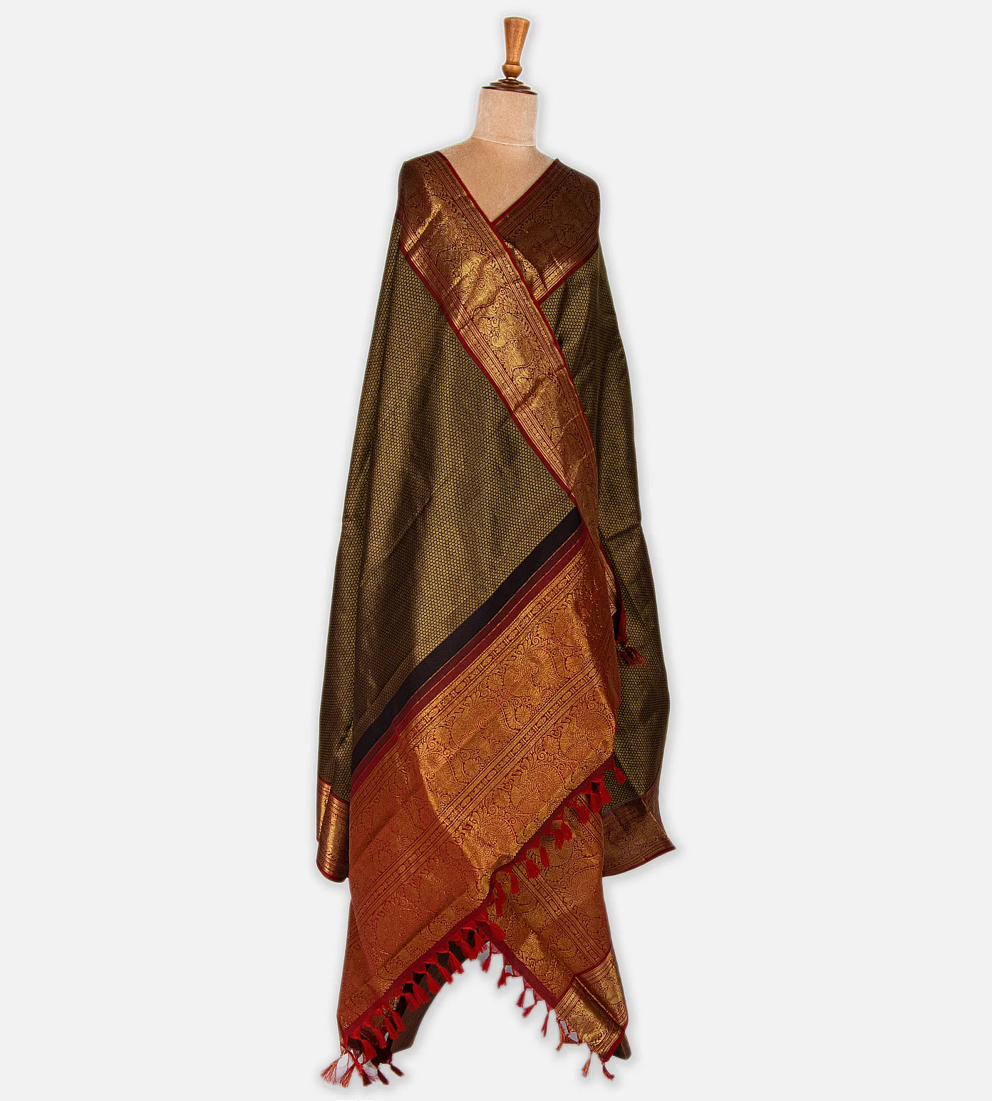 black-kanchipuram-dupatta-c0457636-b