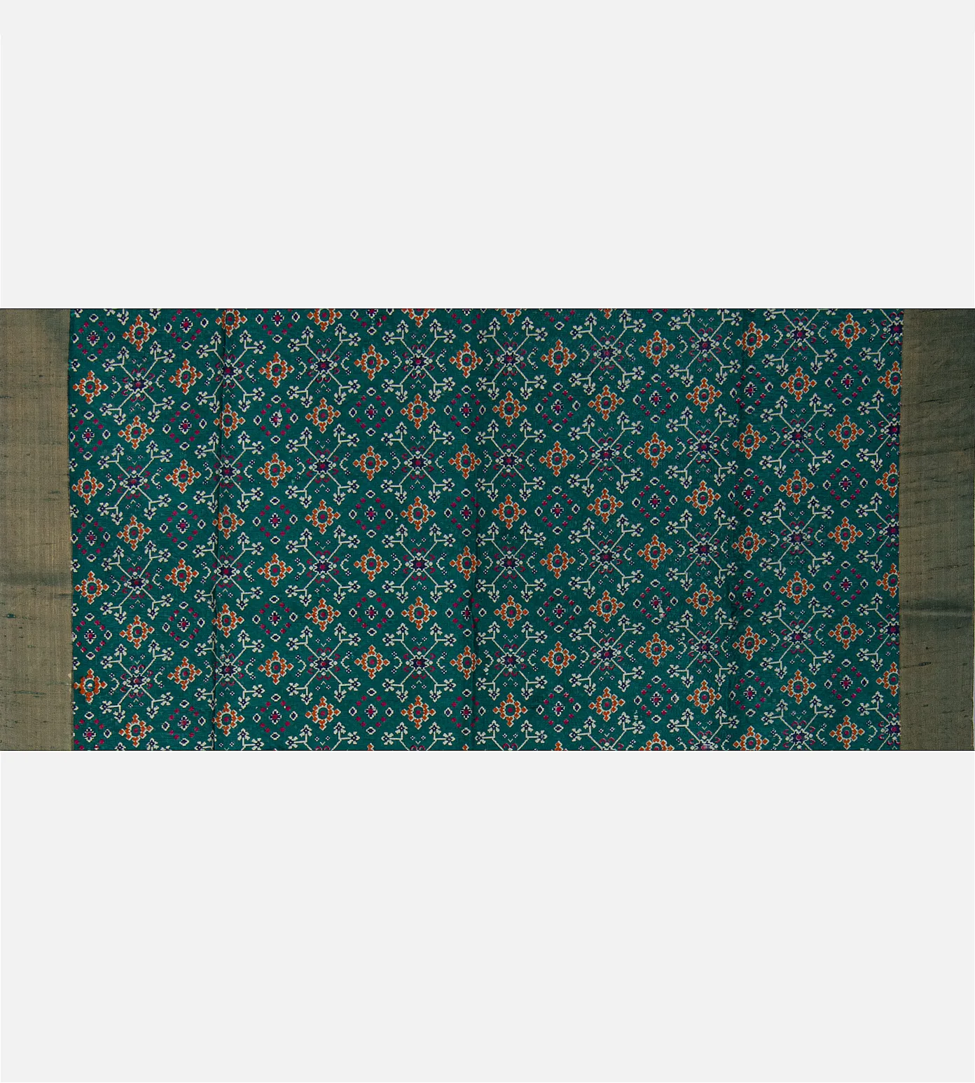 emerald-green-raw-silk-saree-c0762610-d