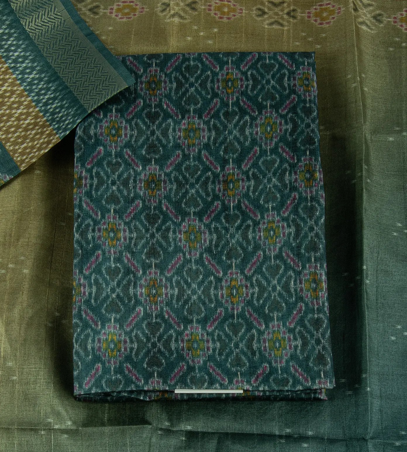 emerald-green-semi-tussar-salwar-c0863360-a