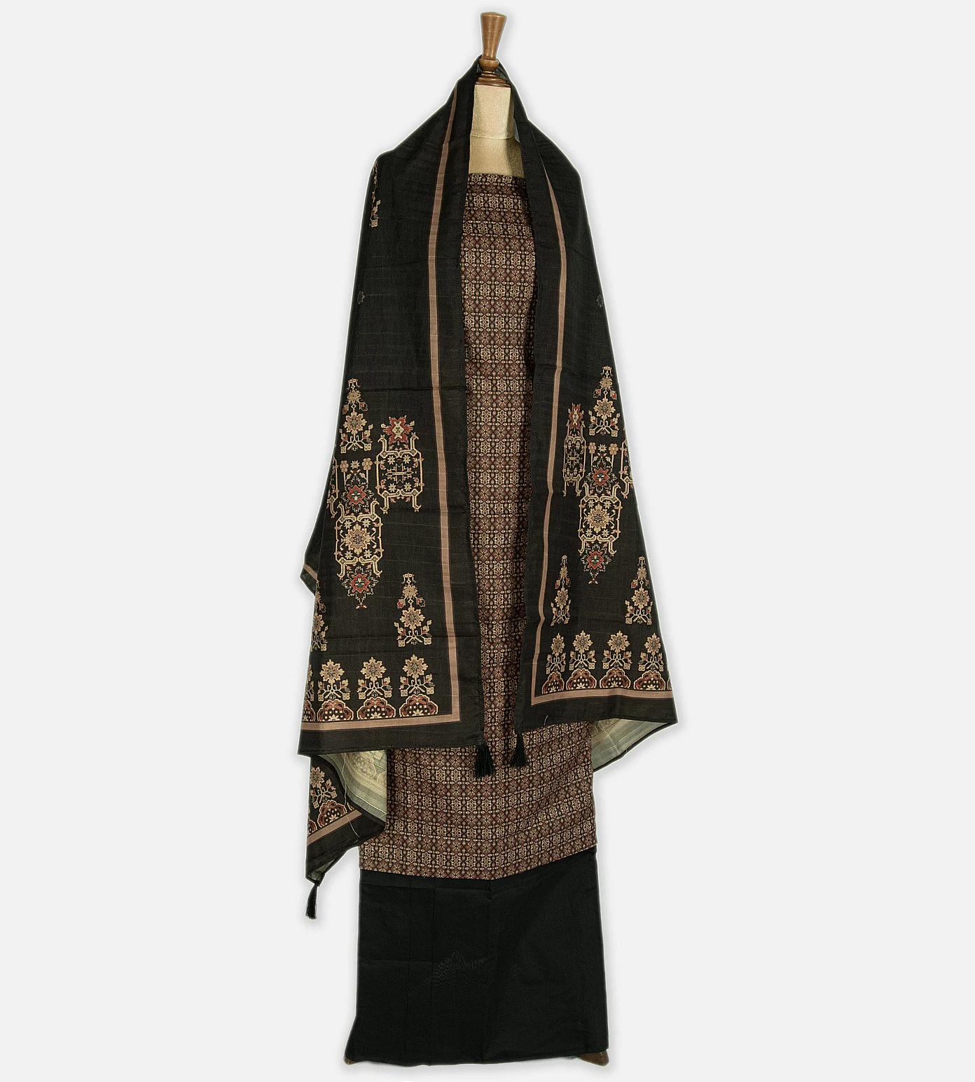 black-semi-tussar-salwar-c0863357-c