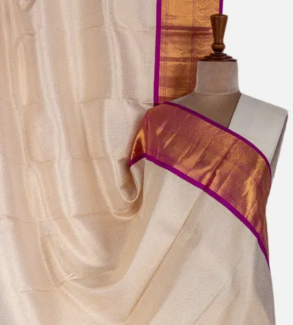 off-white-kanchipuram-silk-saree-b1046298-a