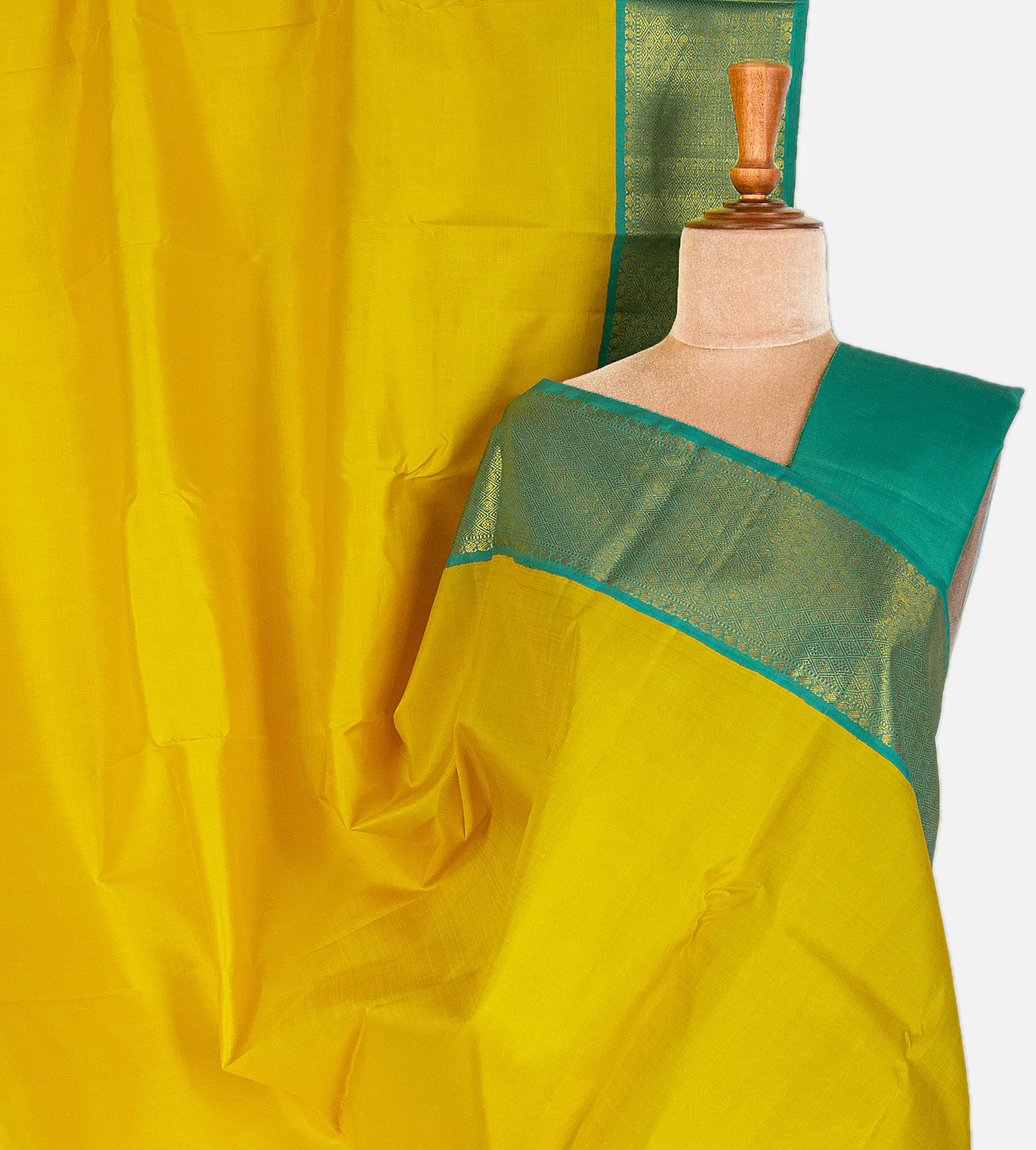 yellow-kanchipuram-silk-saree-c0660722-a
