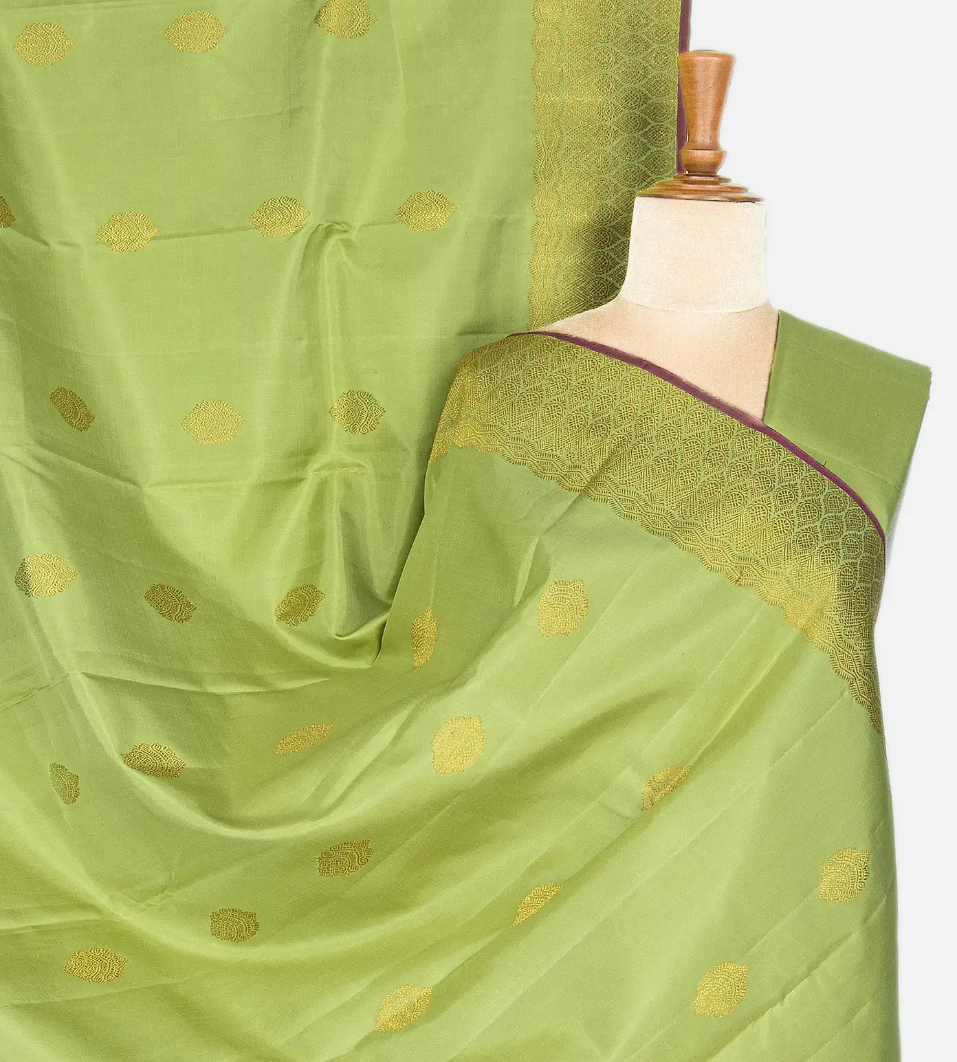 light-green-kanchipuram-silk-saree-b0841340-a