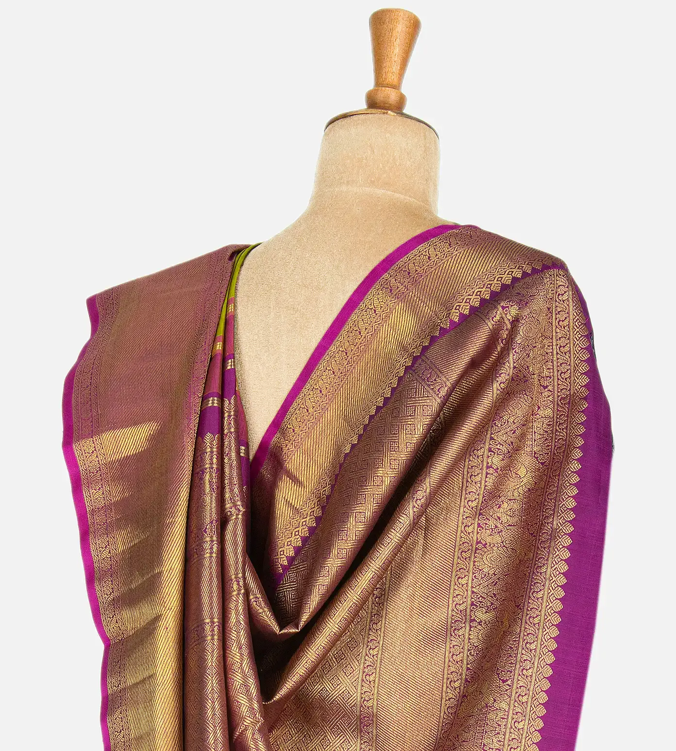 light-green-kanchipuram-silk-saree-b1044680-c