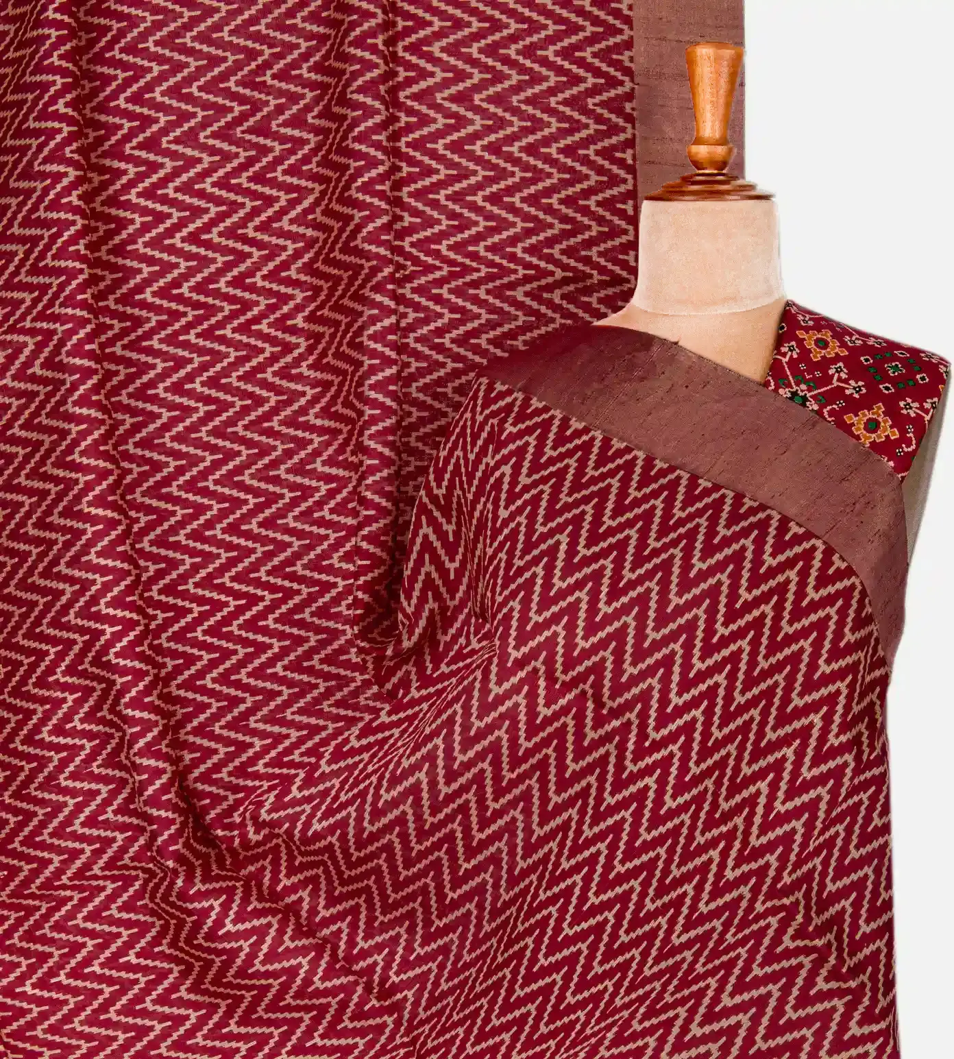 crimson-red-raw-silk-saree-c0253542-a