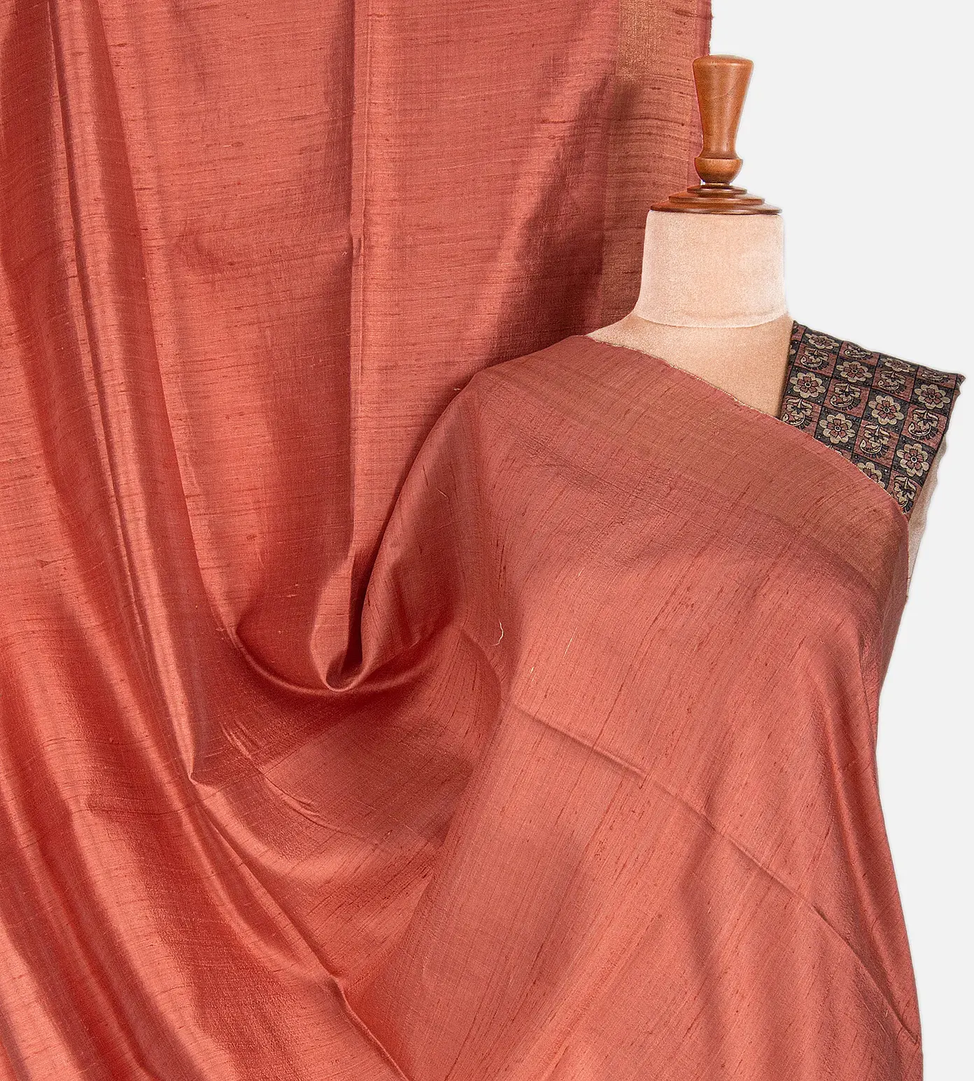 deep-coral-tussar-saree-c0762281-a