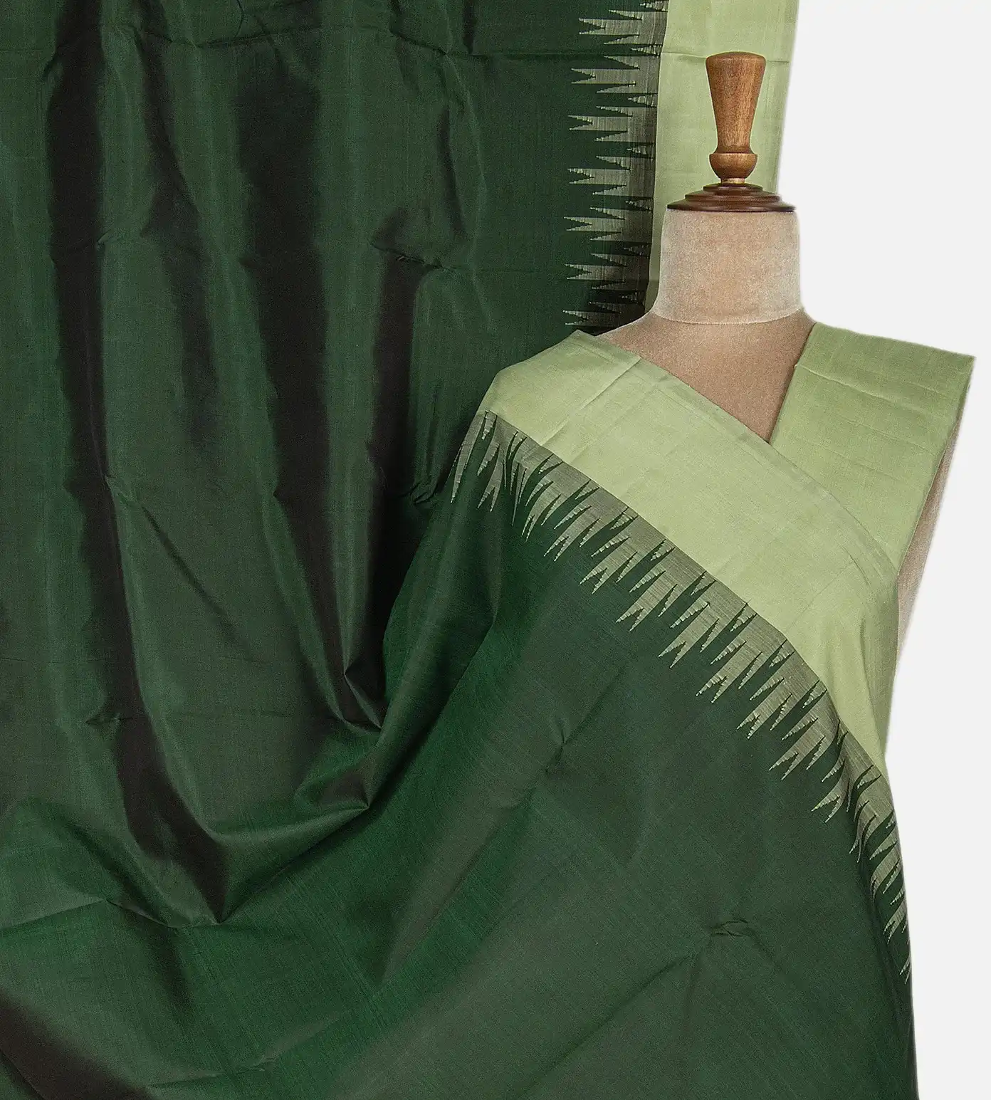green-kanchipuram-silk-saree-c0660751-a