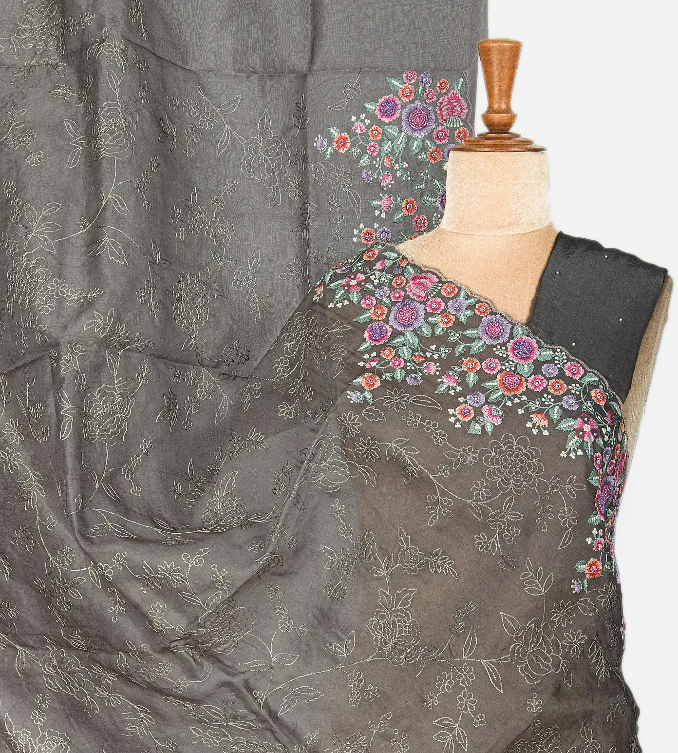 grey-organza-embroidery-saree-b0637873-a