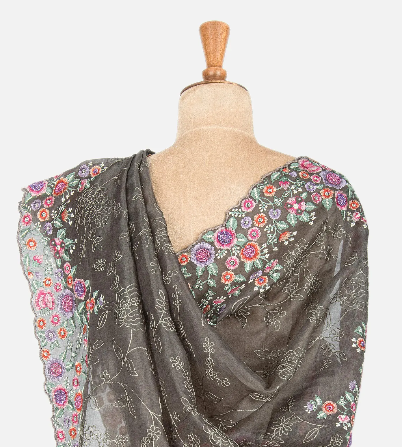 grey-organza-embroidery-saree-b0637873-c