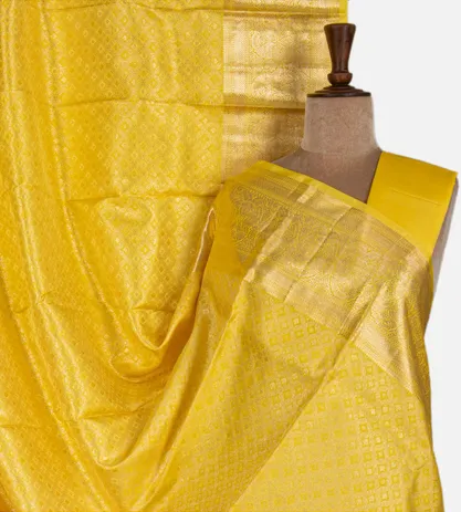 yellow-kanchipuram-silk-saree-c0971902-a