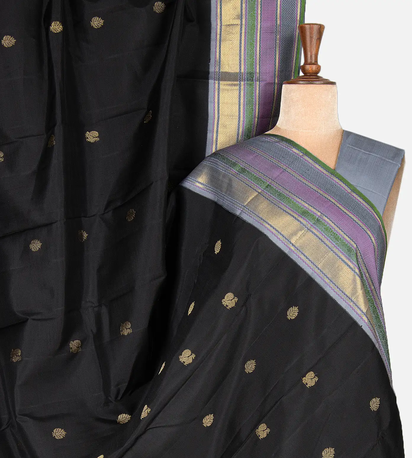 black-kanchipuram-silk-saree-c0355972-a