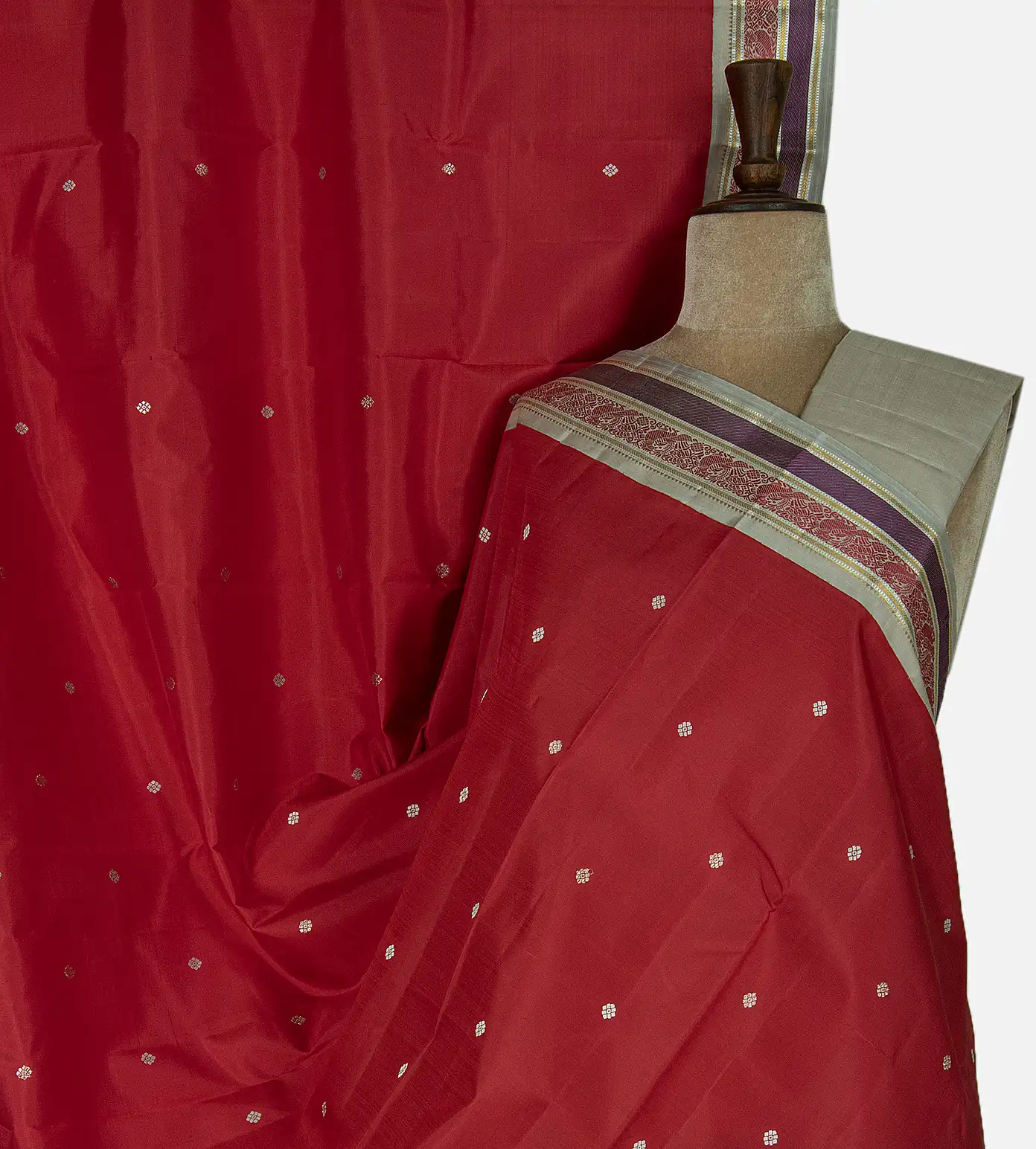 red-kanchipuram-silk-saree-c0863831-a