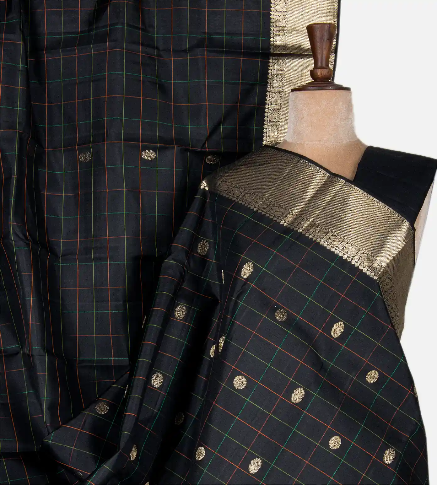 black-kanchipuram-silk-saree-d0292648-a