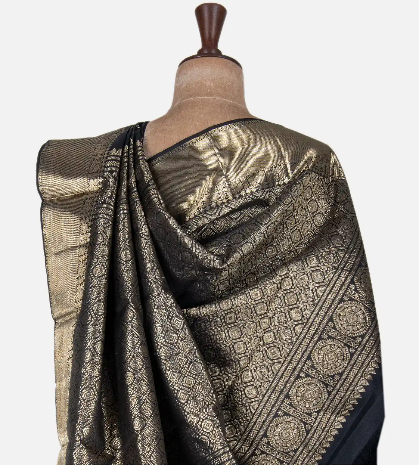 black-kanchipuram-silk-saree-d0292648-c