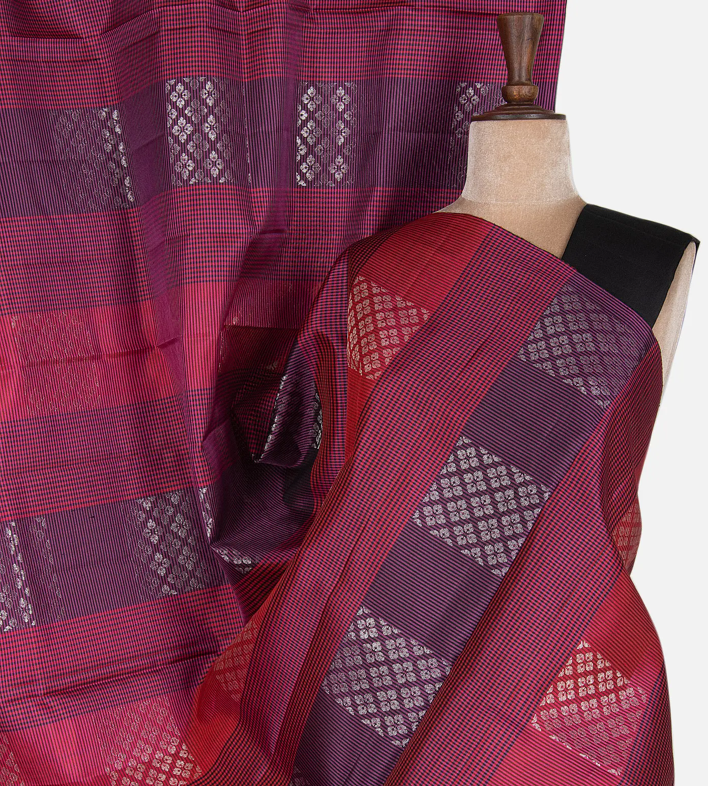 maroon-soft-silk-saree-d0186830-a