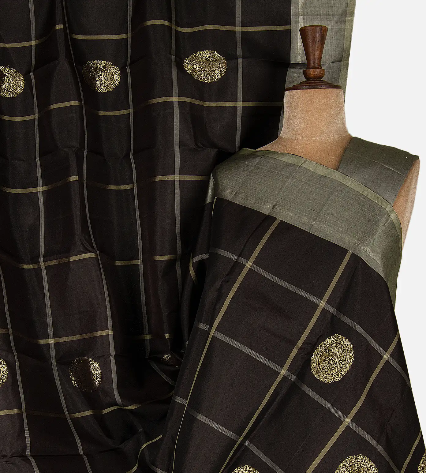 black-kanchipuram-silk-saree-d0292152-a