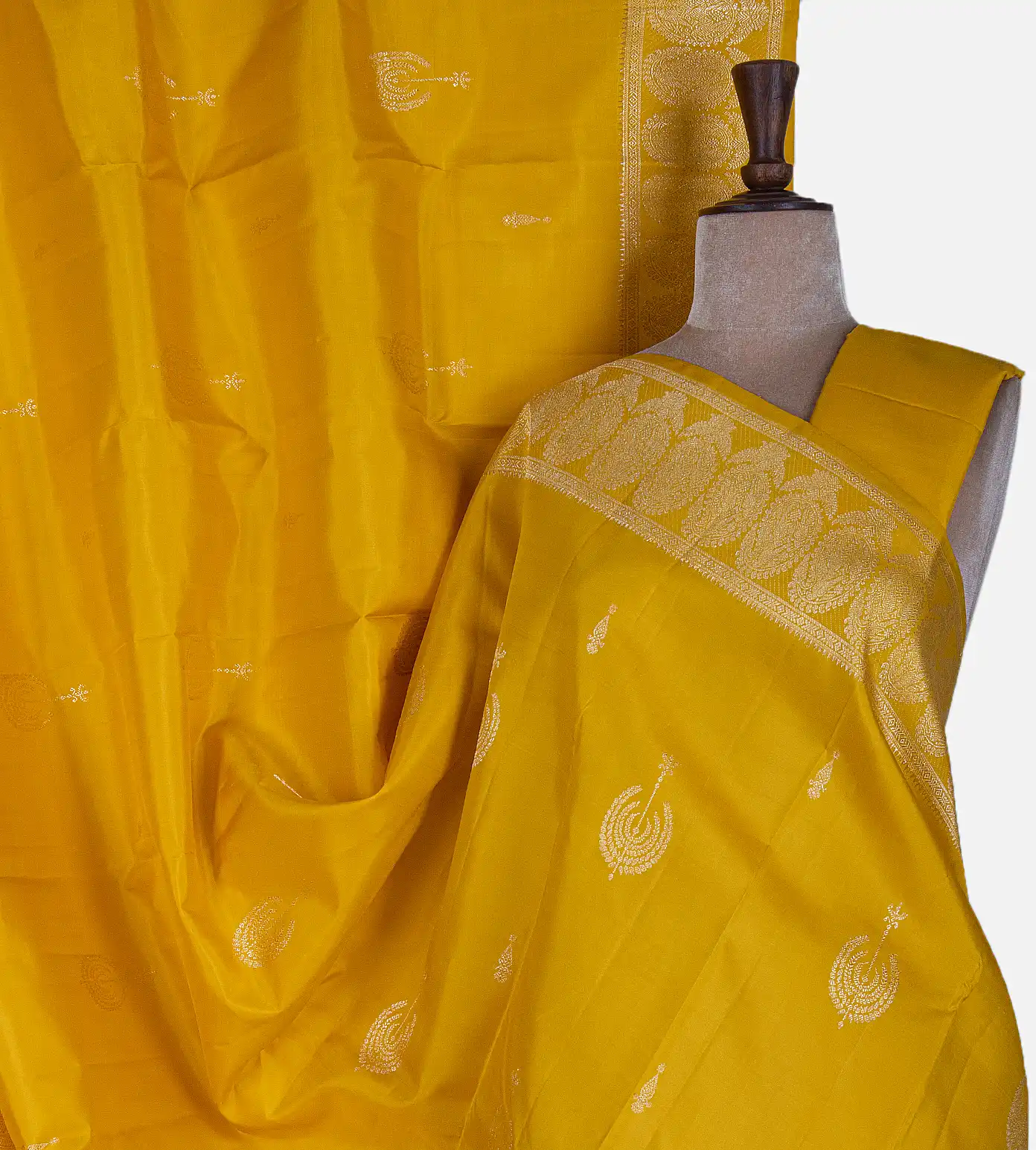 yellow-kanchipuram-silk-saree-d0292631-a