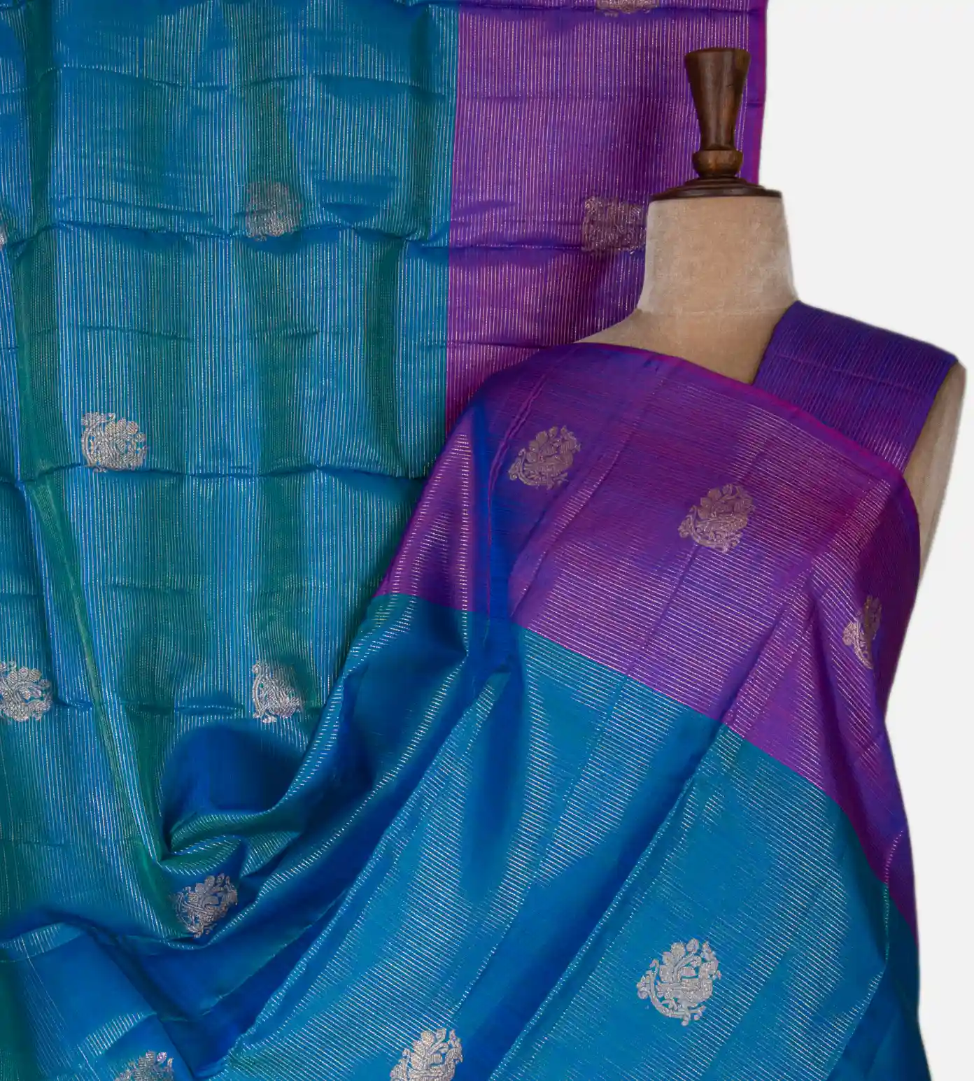 blue-kanchipuram-silk-saree-d0294011-a