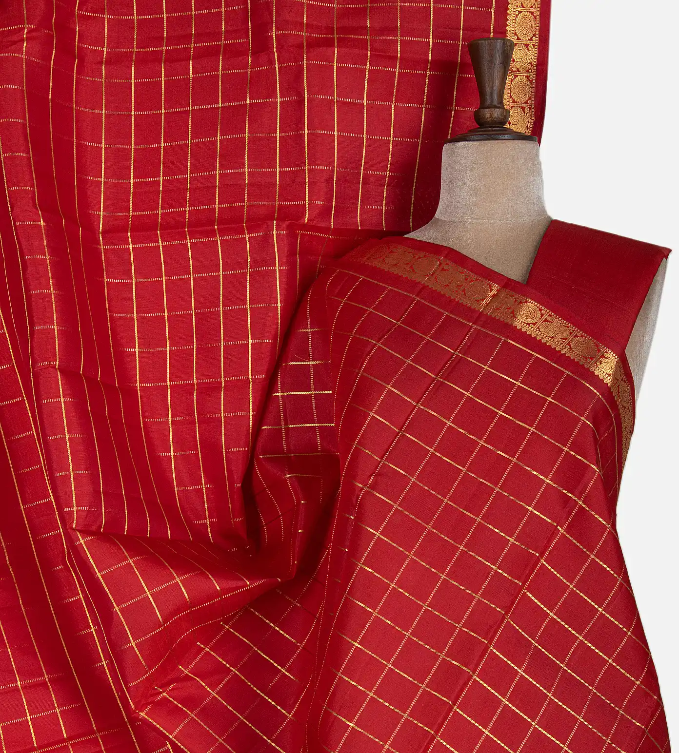 red-kanchipuram-silk-saree-d0394588-a