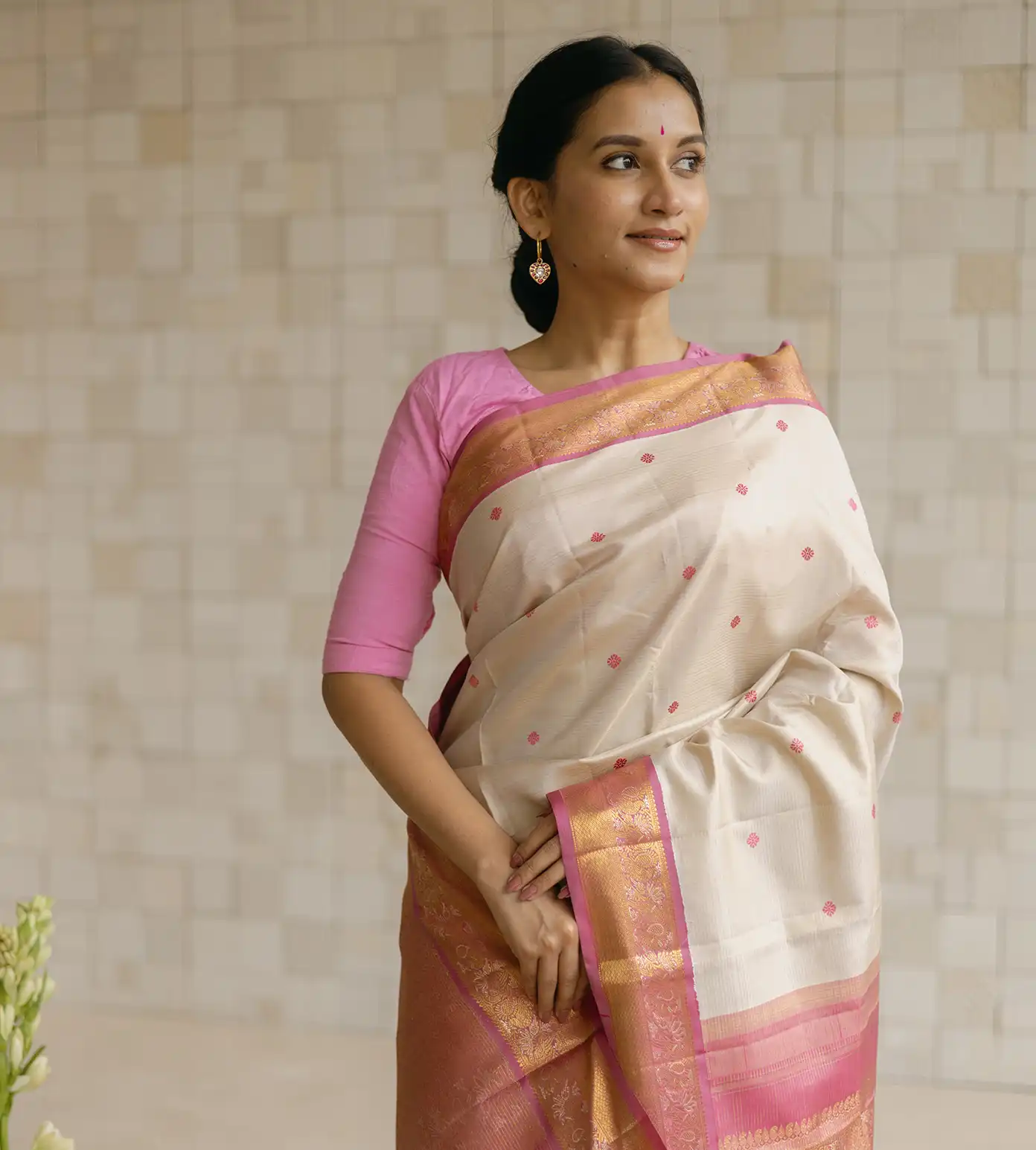 pearl-white-kanchipuram-silk-saree-c1282973-a