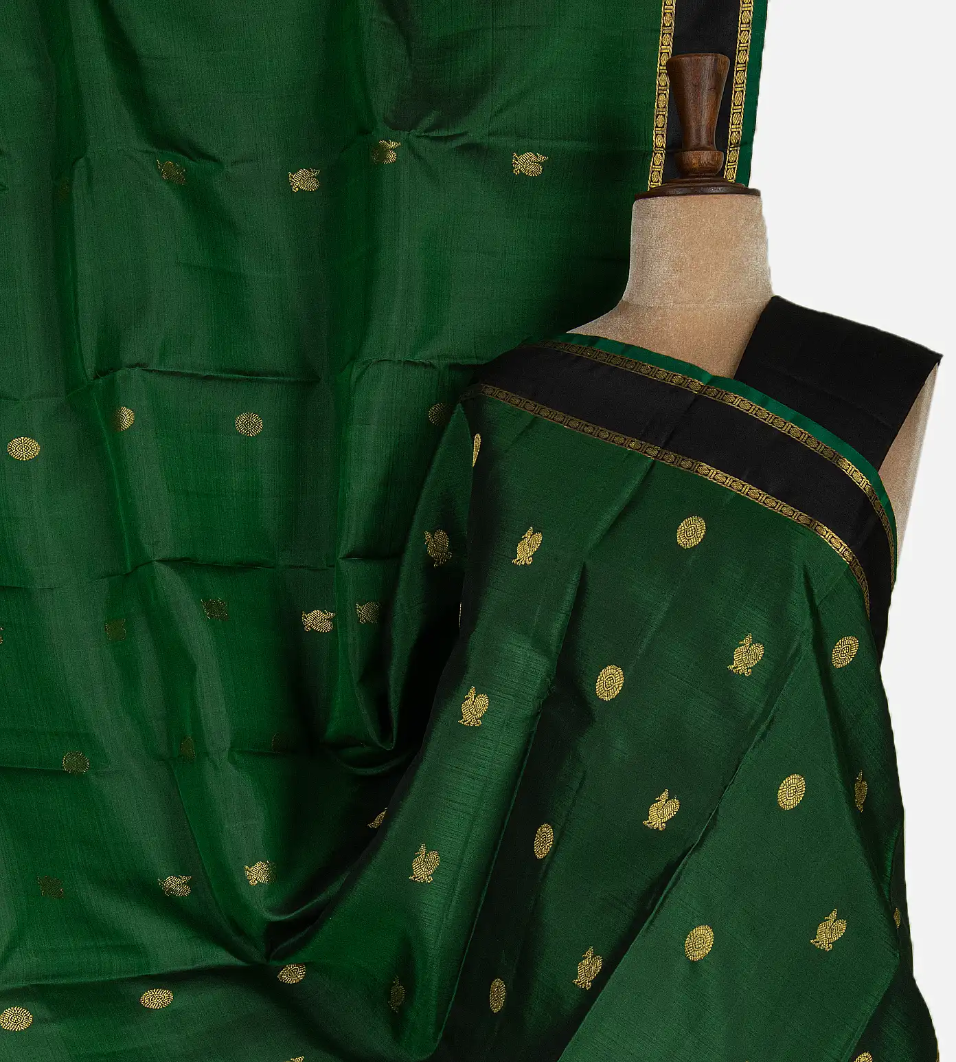 green-kanchipuram-silk-saree-d0394782-a