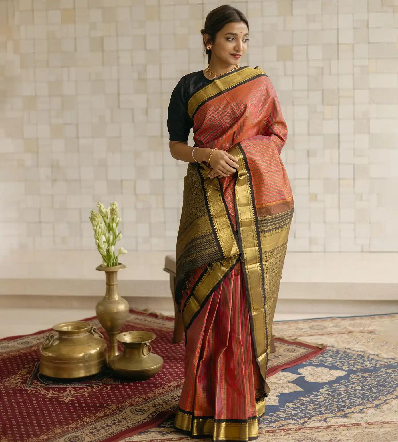 red-kanchipuram-silk-saree-c1282944-b