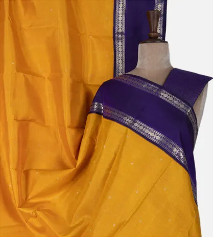 yellow-kanchipuram-silk-saree-d0184573-a