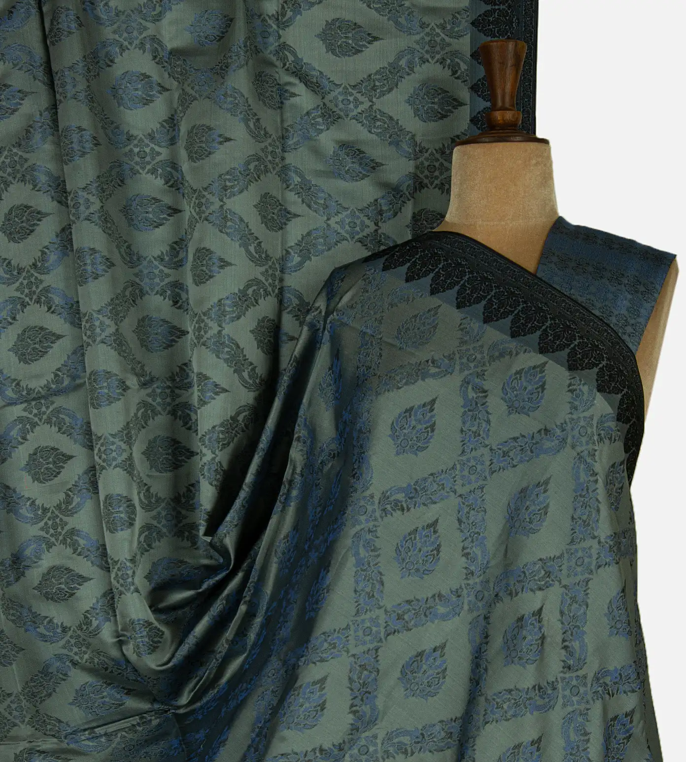 grey-soft-silk-saree-d0186907-a